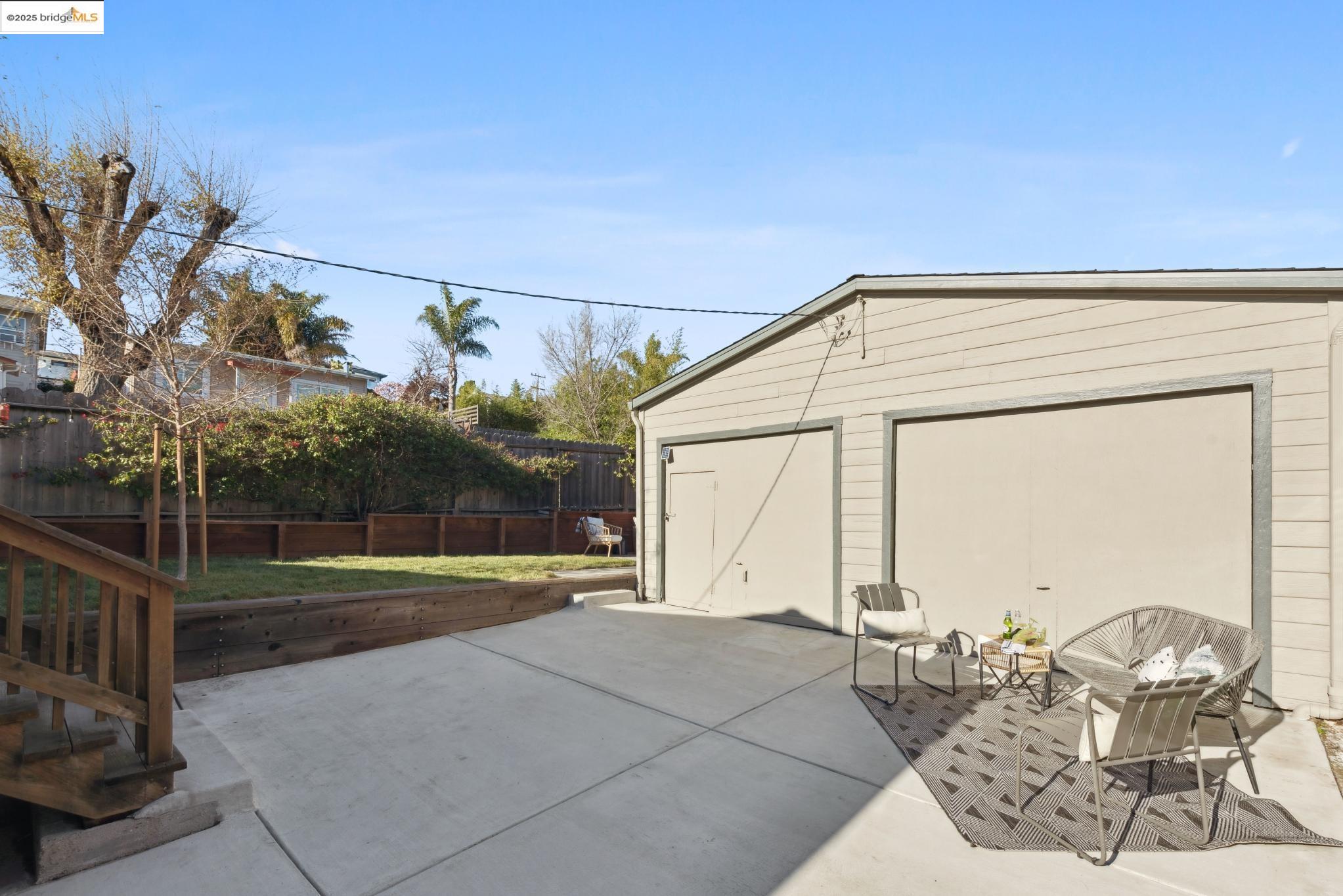 2558 Scenic Ave