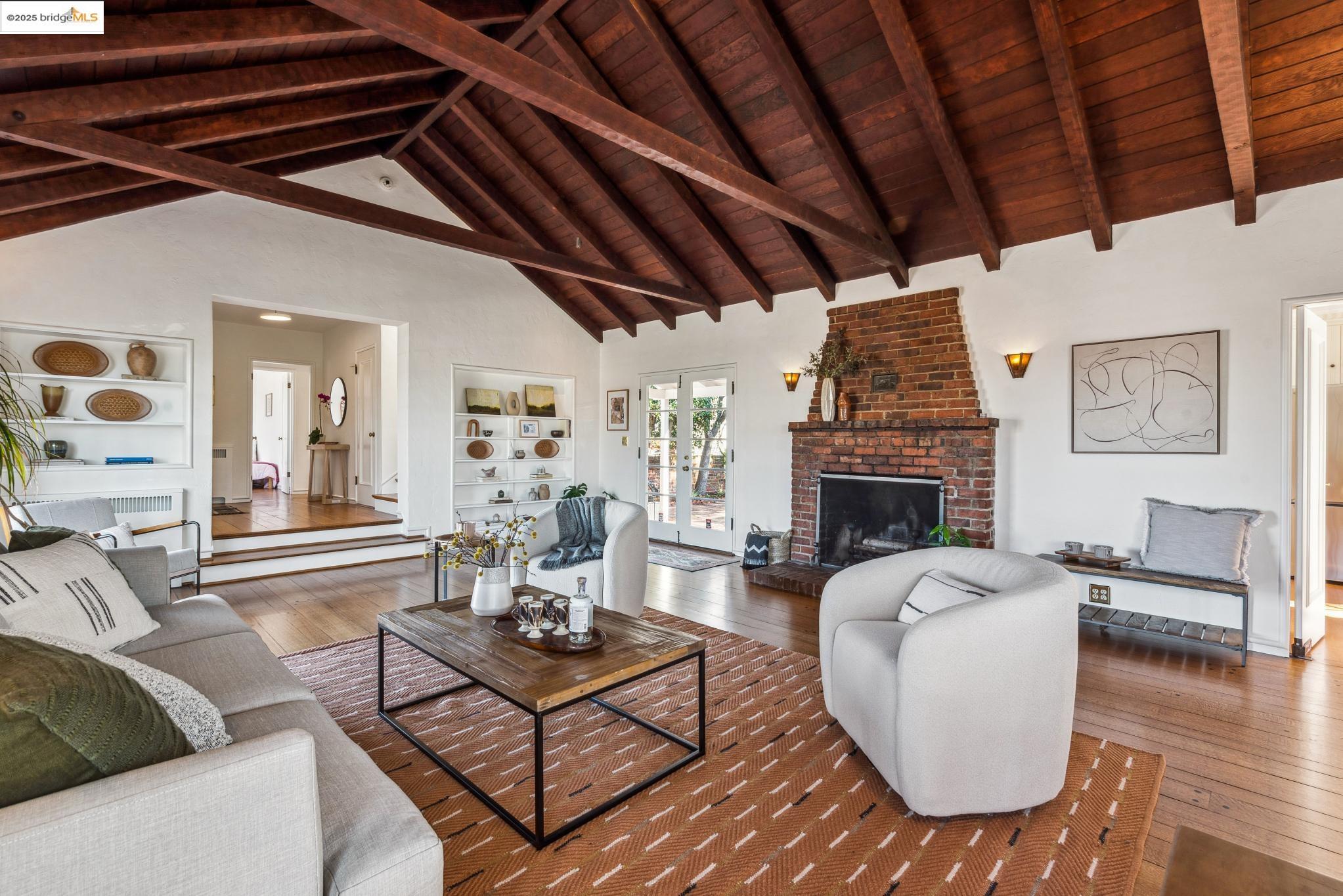 2646 Mira Vista Dr