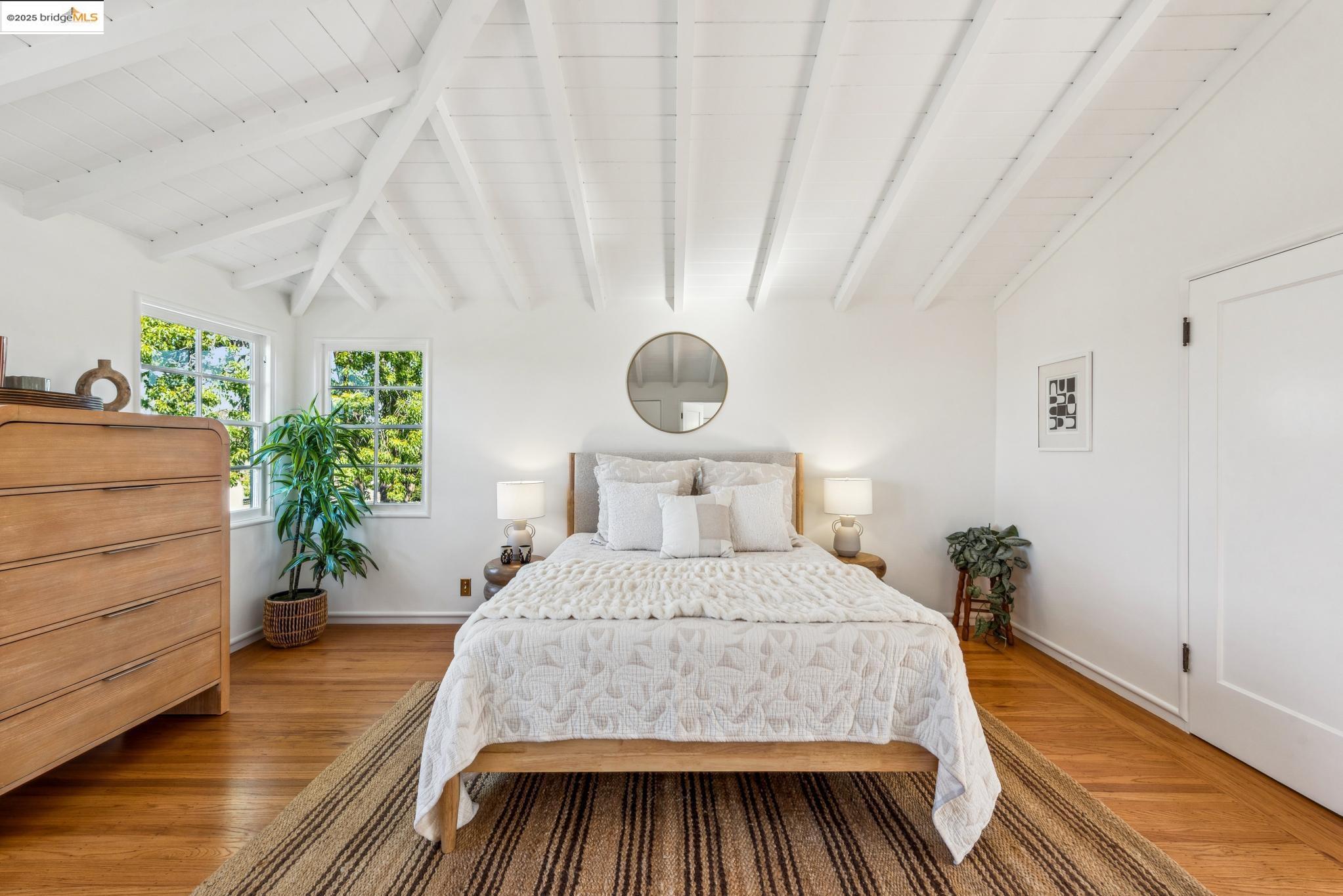 2646 Mira Vista Dr