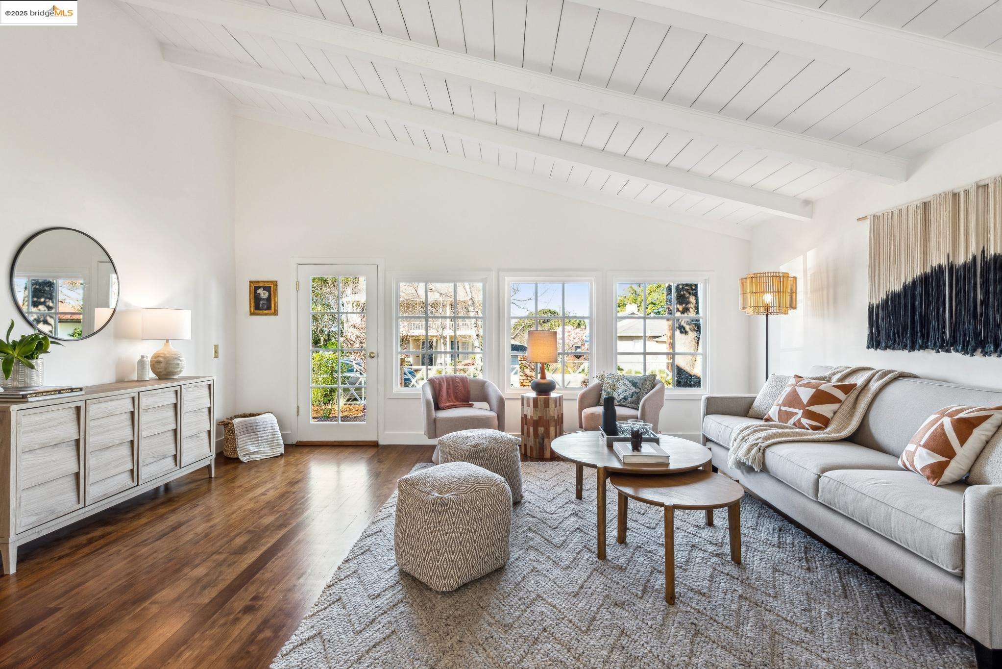 2646 Mira Vista Dr