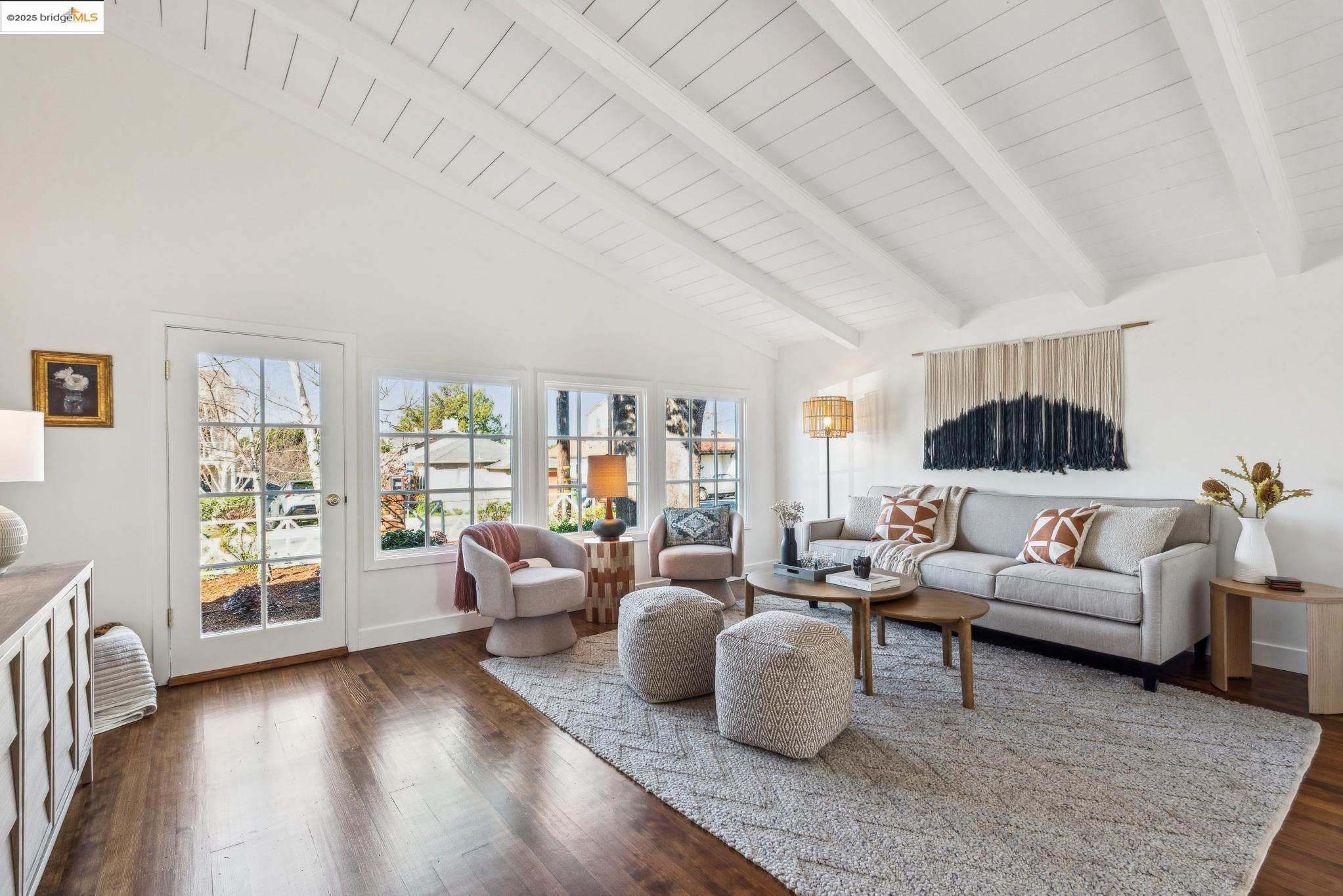 2646 Mira Vista Dr