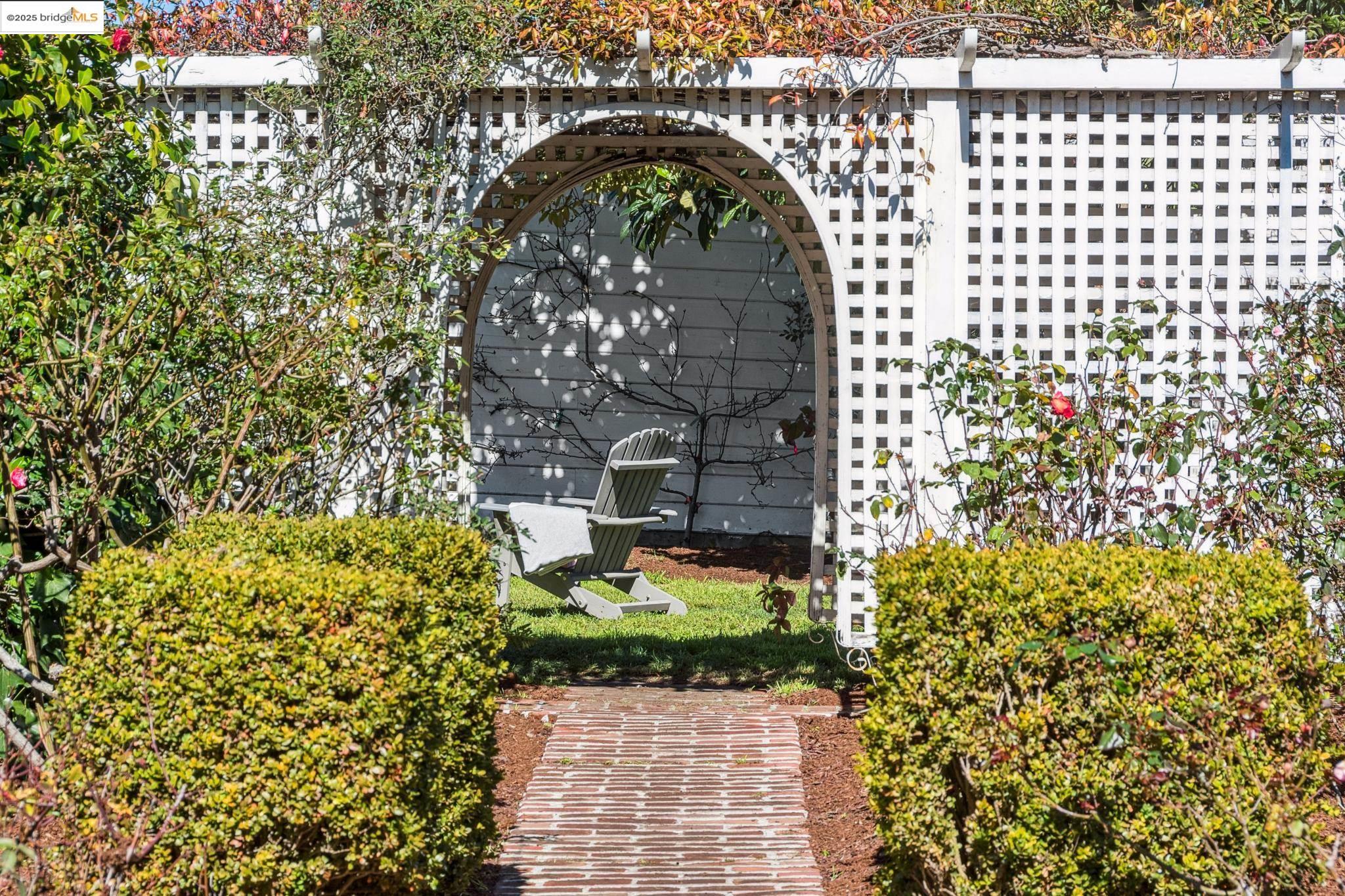 2646 Mira Vista Dr