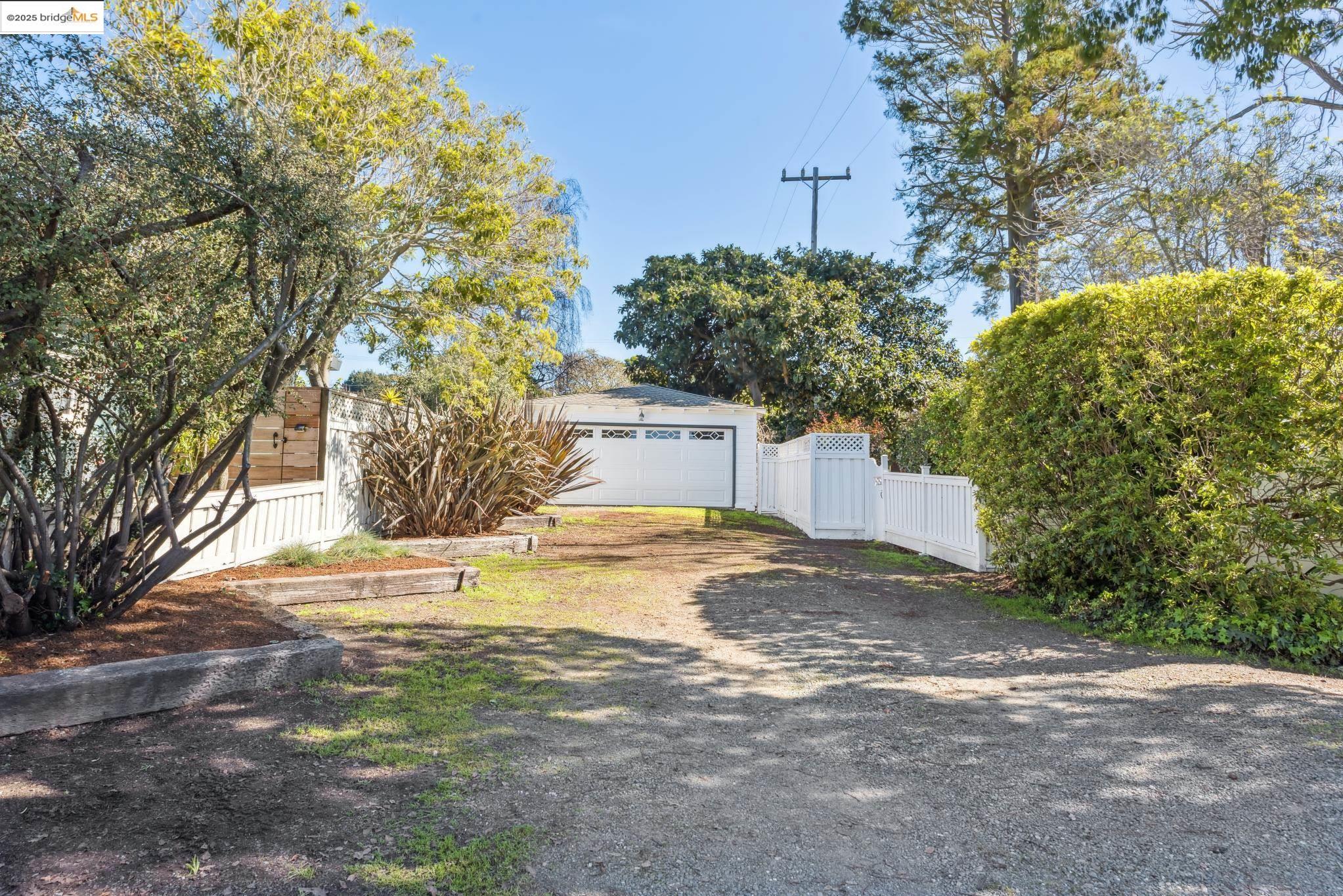 2646 Mira Vista Dr