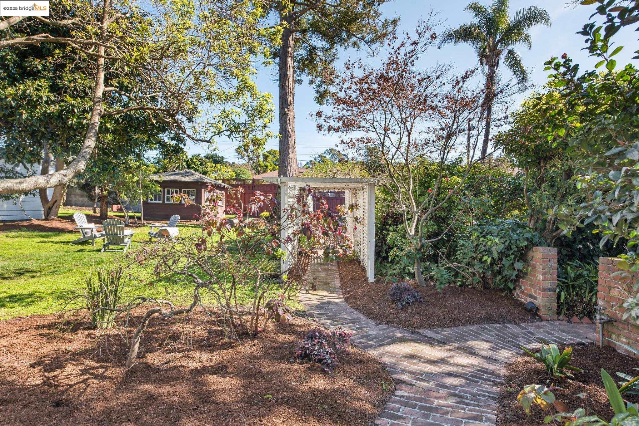 2646 Mira Vista Dr