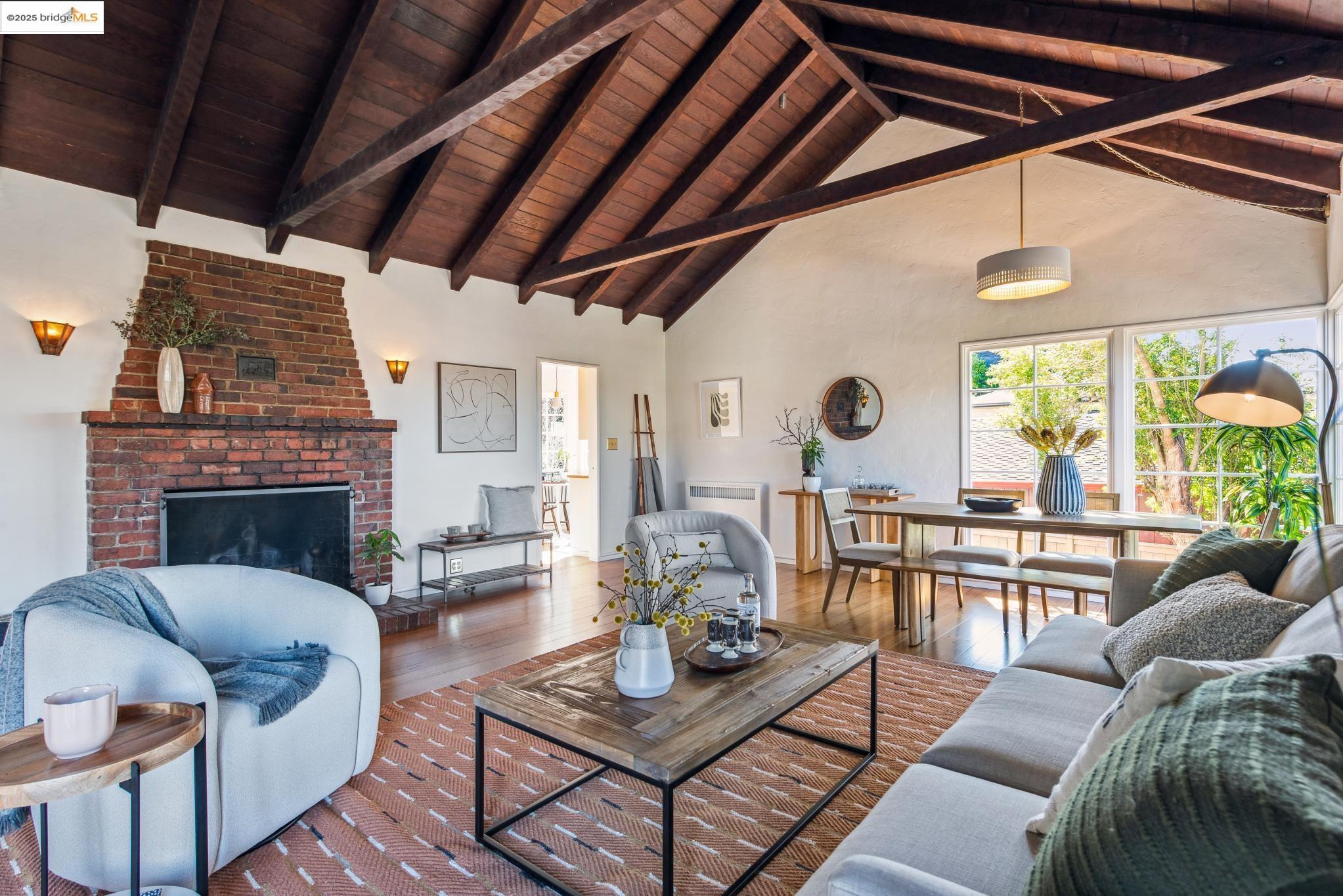 2646 Mira Vista Dr