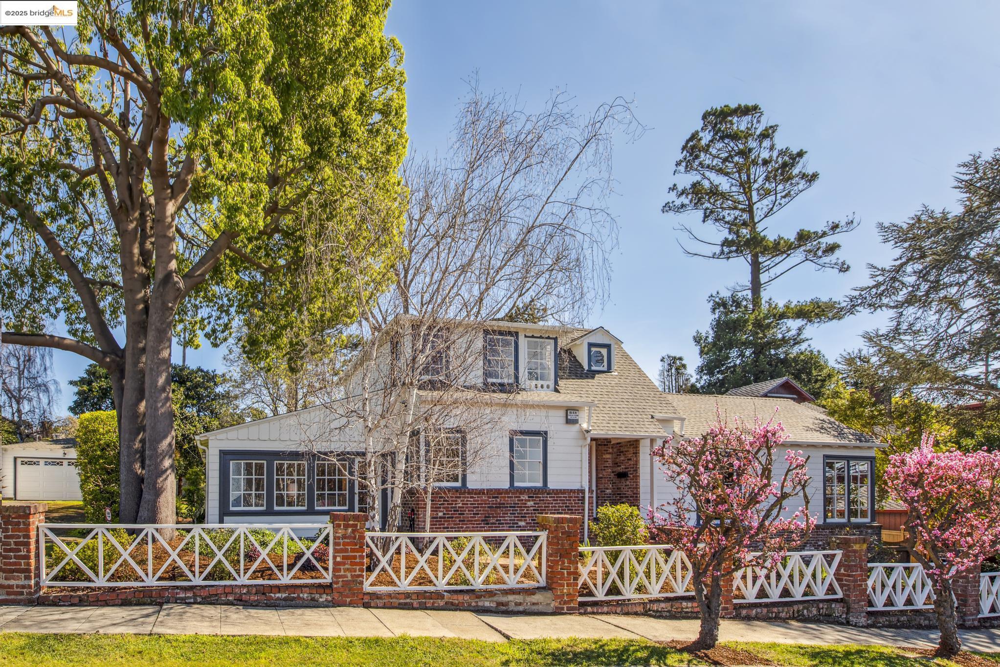 2646 Mira Vista Dr