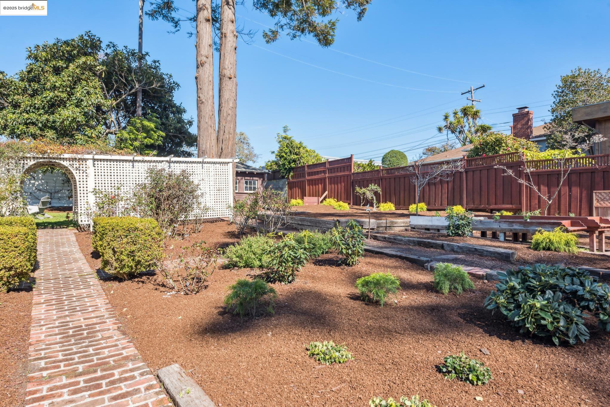 2646 Mira Vista Dr
