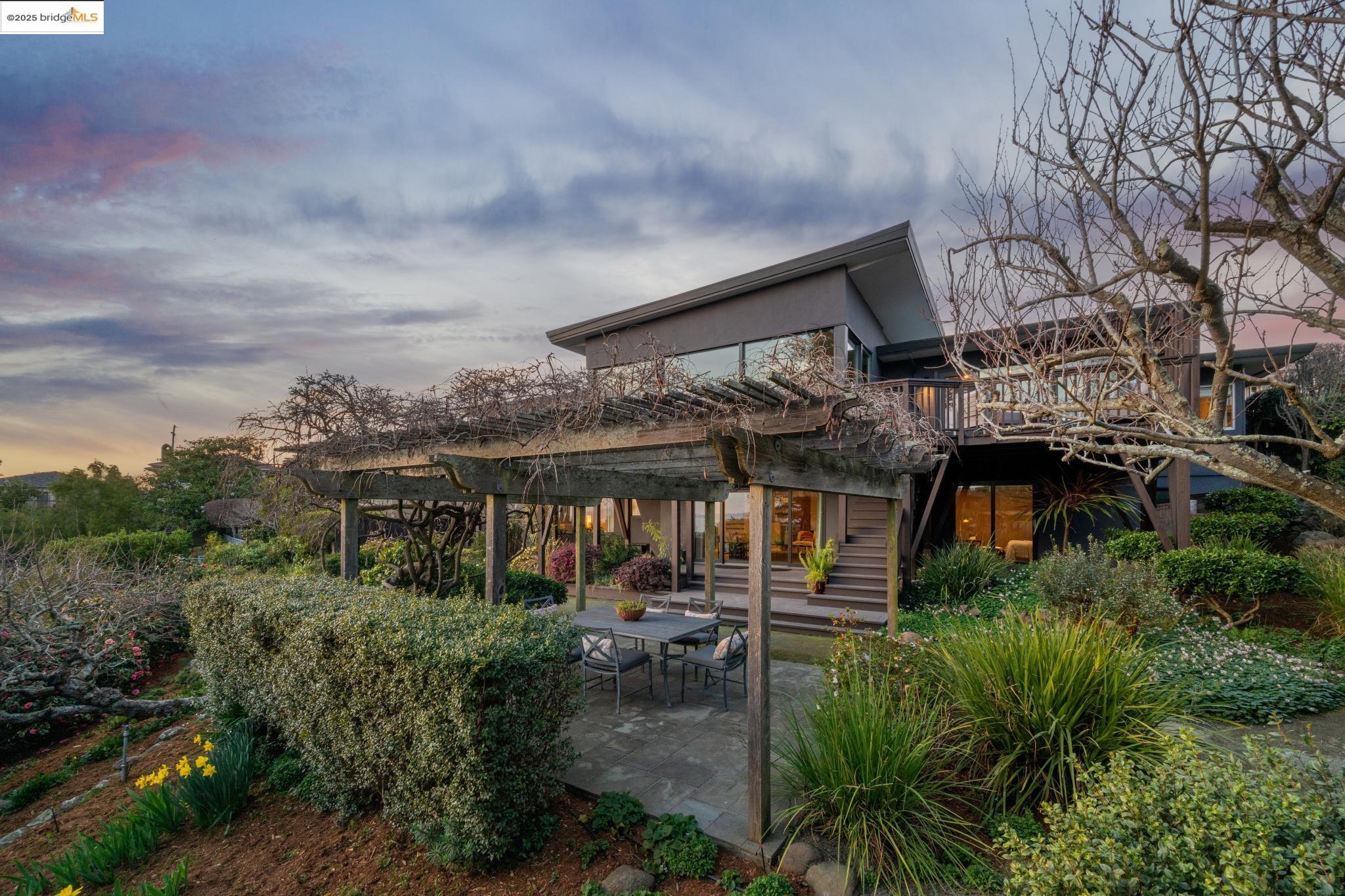50 Marguerita Rd