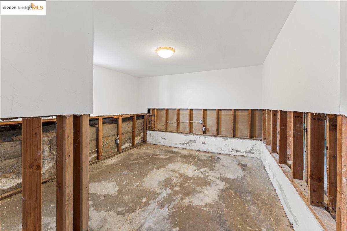 4076 Santa Rita St