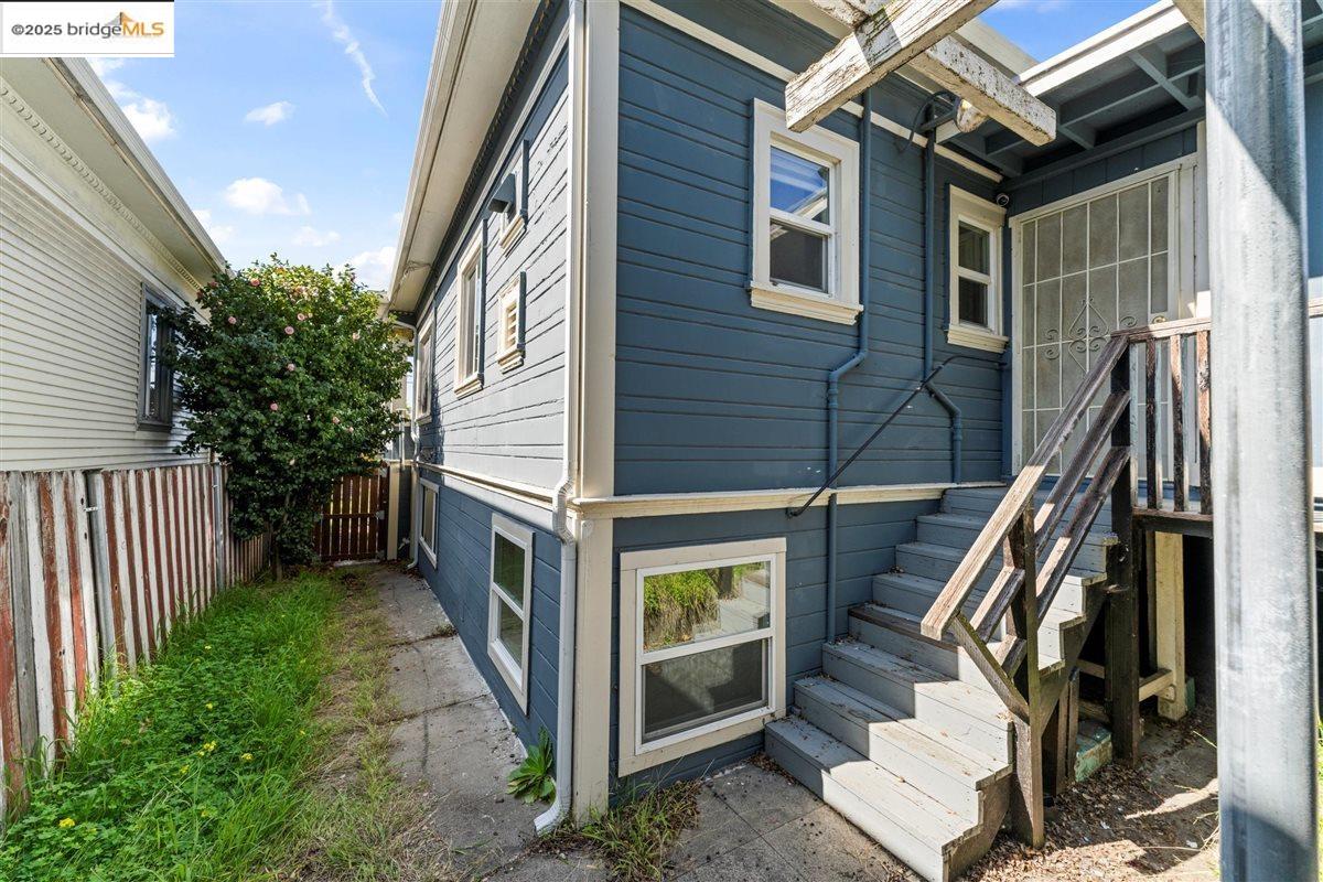 4076 Santa Rita St