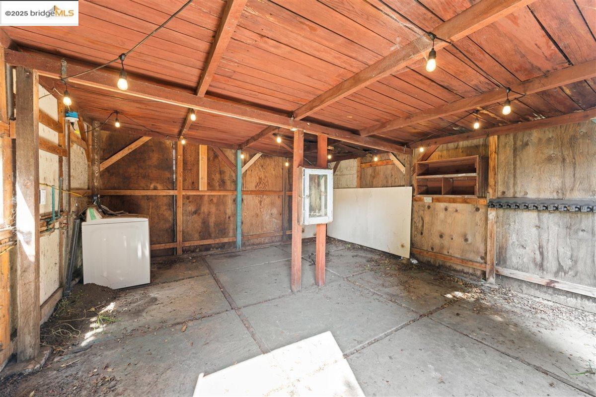 4076 Santa Rita St