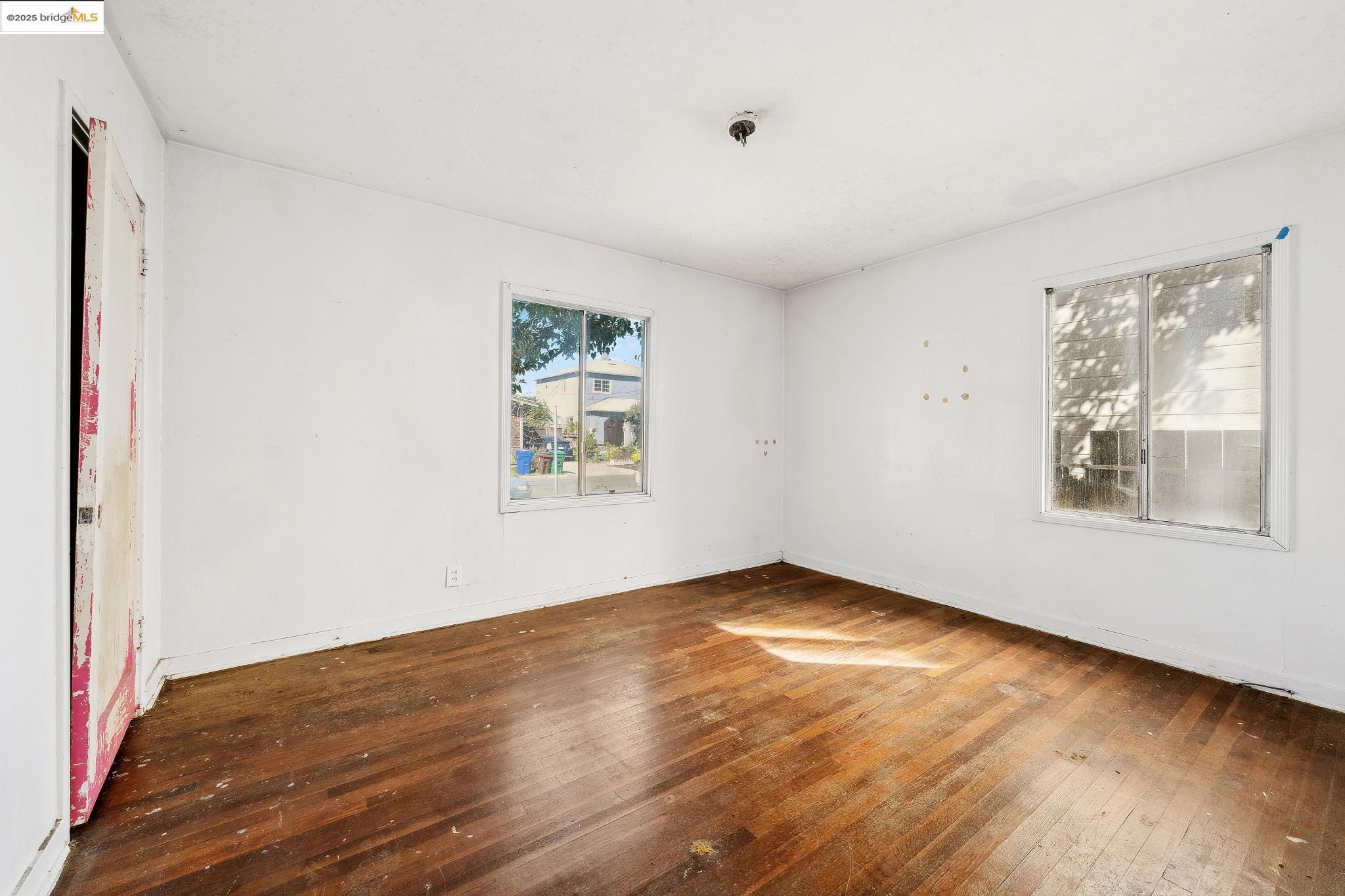 2370 Lowell Ave