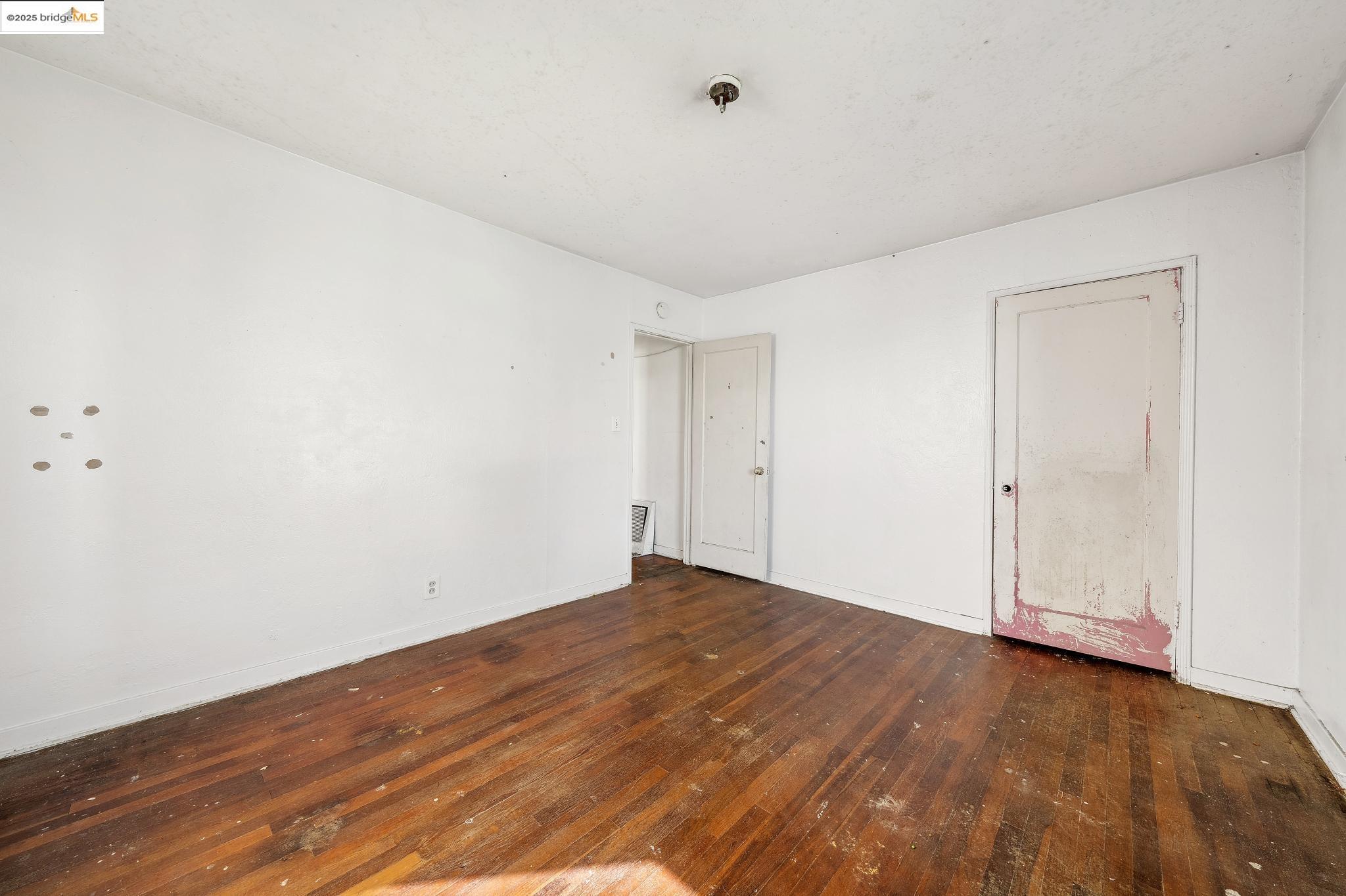 2370 Lowell Ave