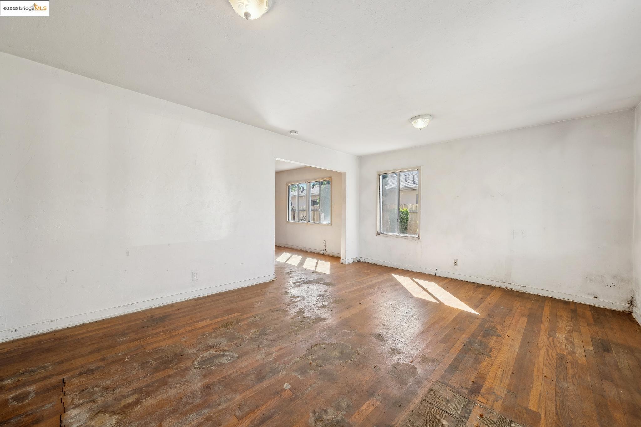 2370 Lowell Ave