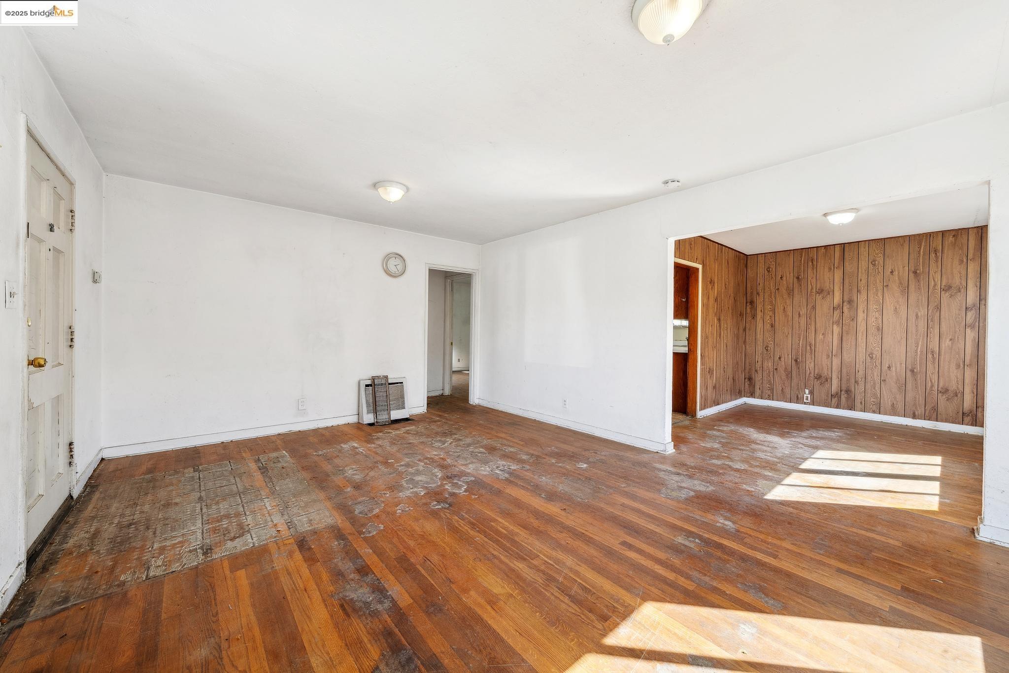 2370 Lowell Ave