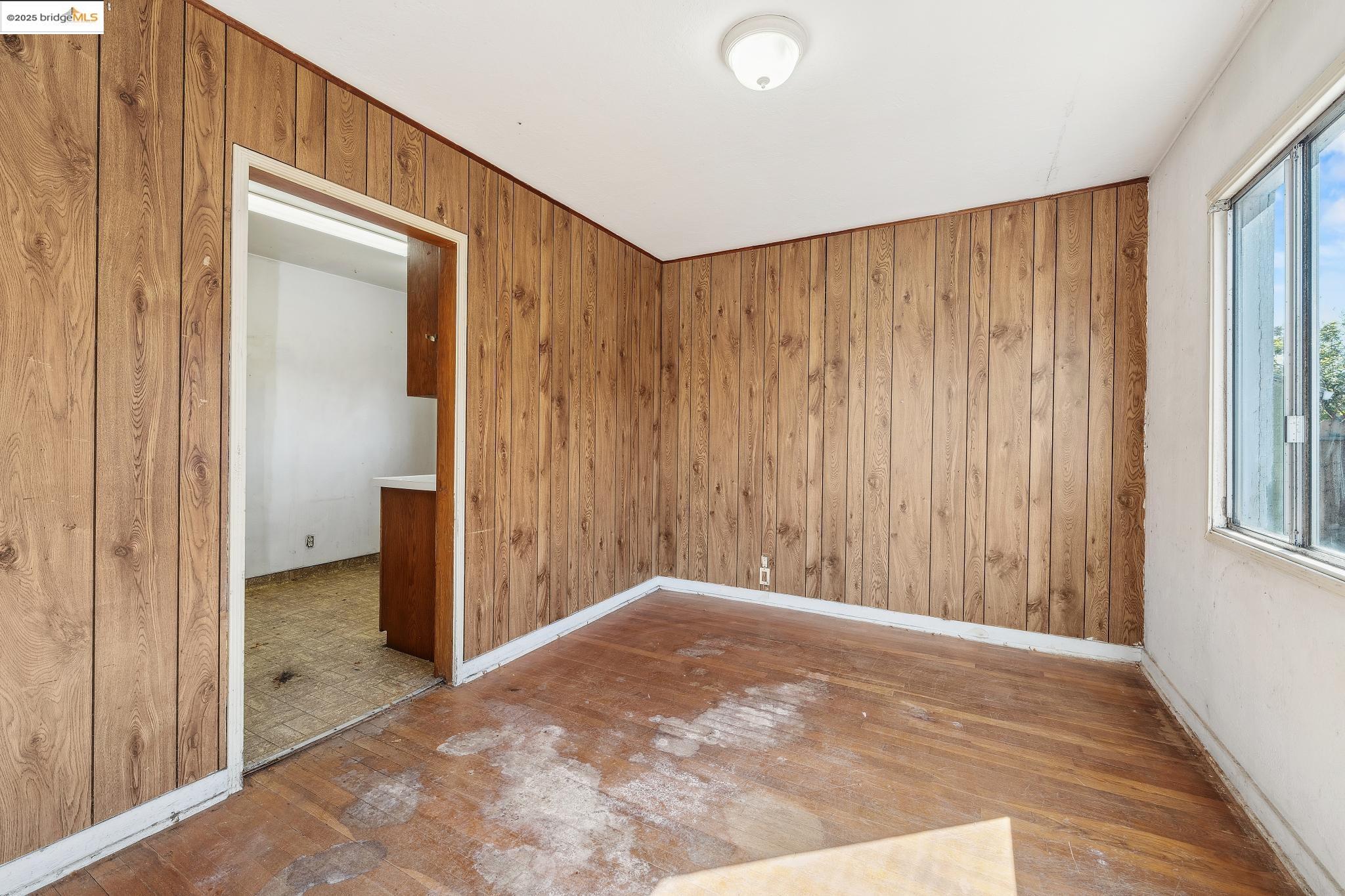 2370 Lowell Ave