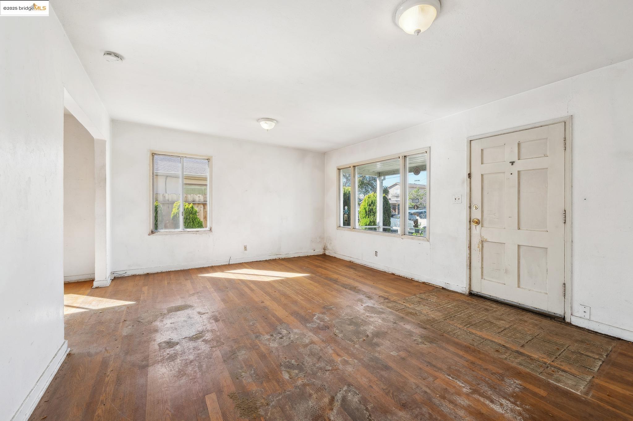 2370 Lowell Ave