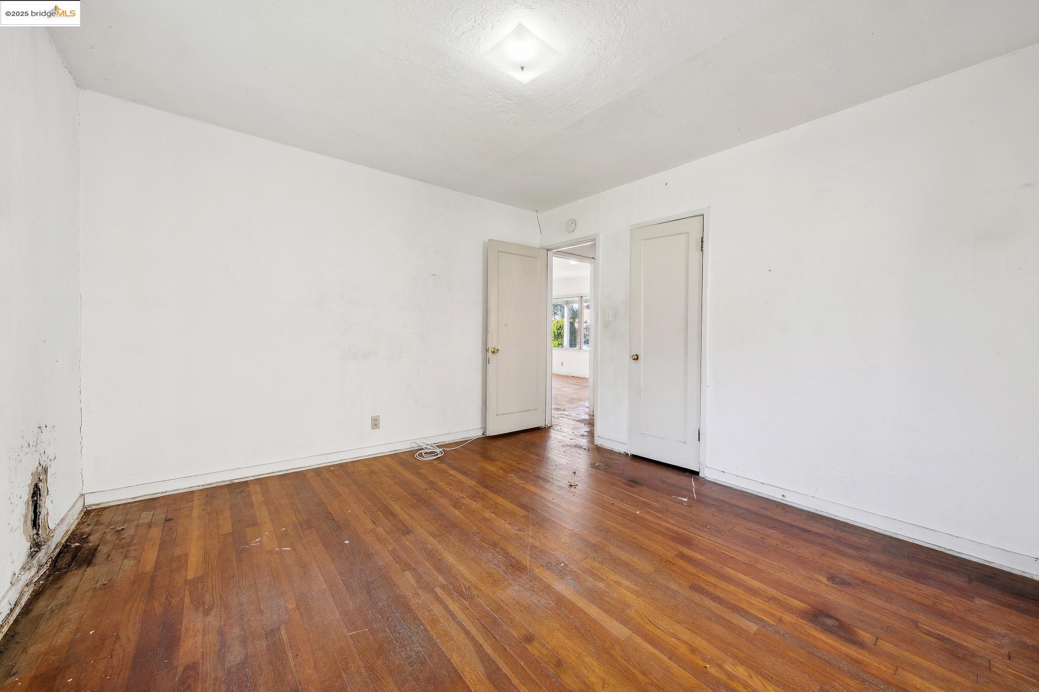 2370 Lowell Ave