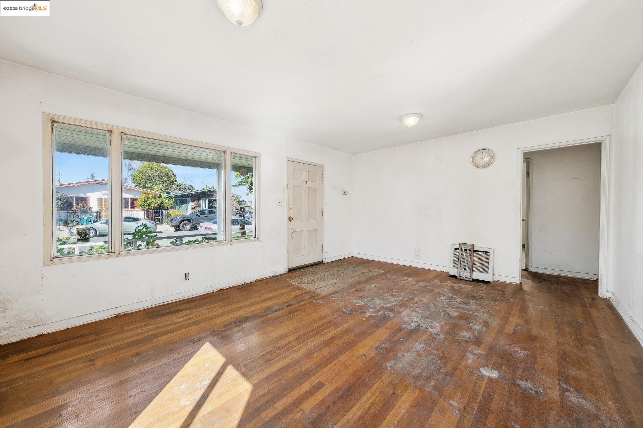 2370 Lowell Ave