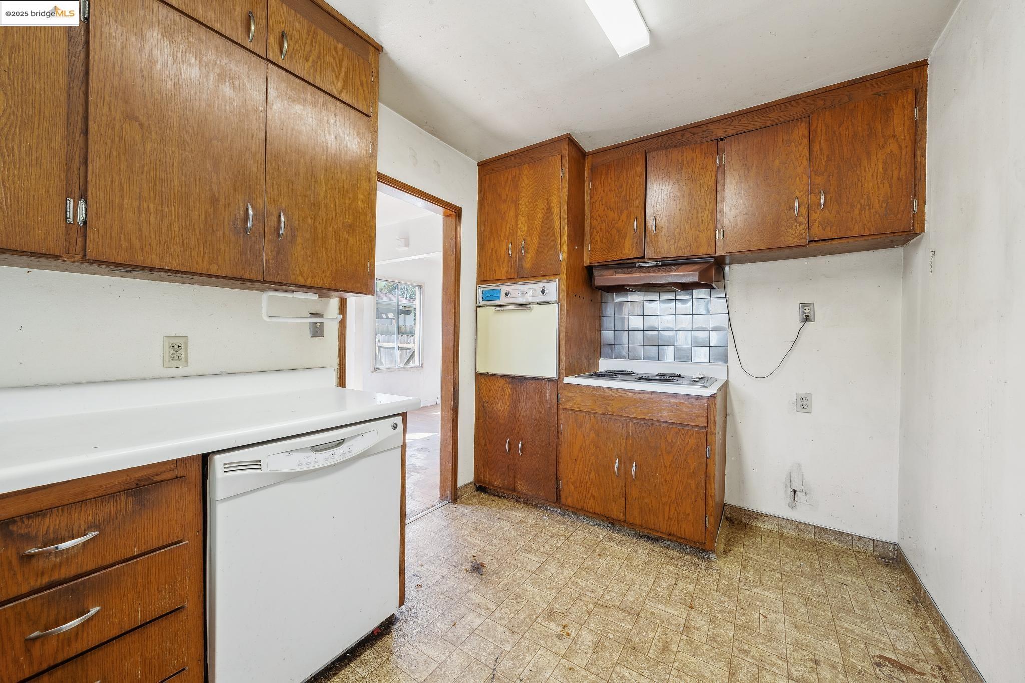 2370 Lowell Ave
