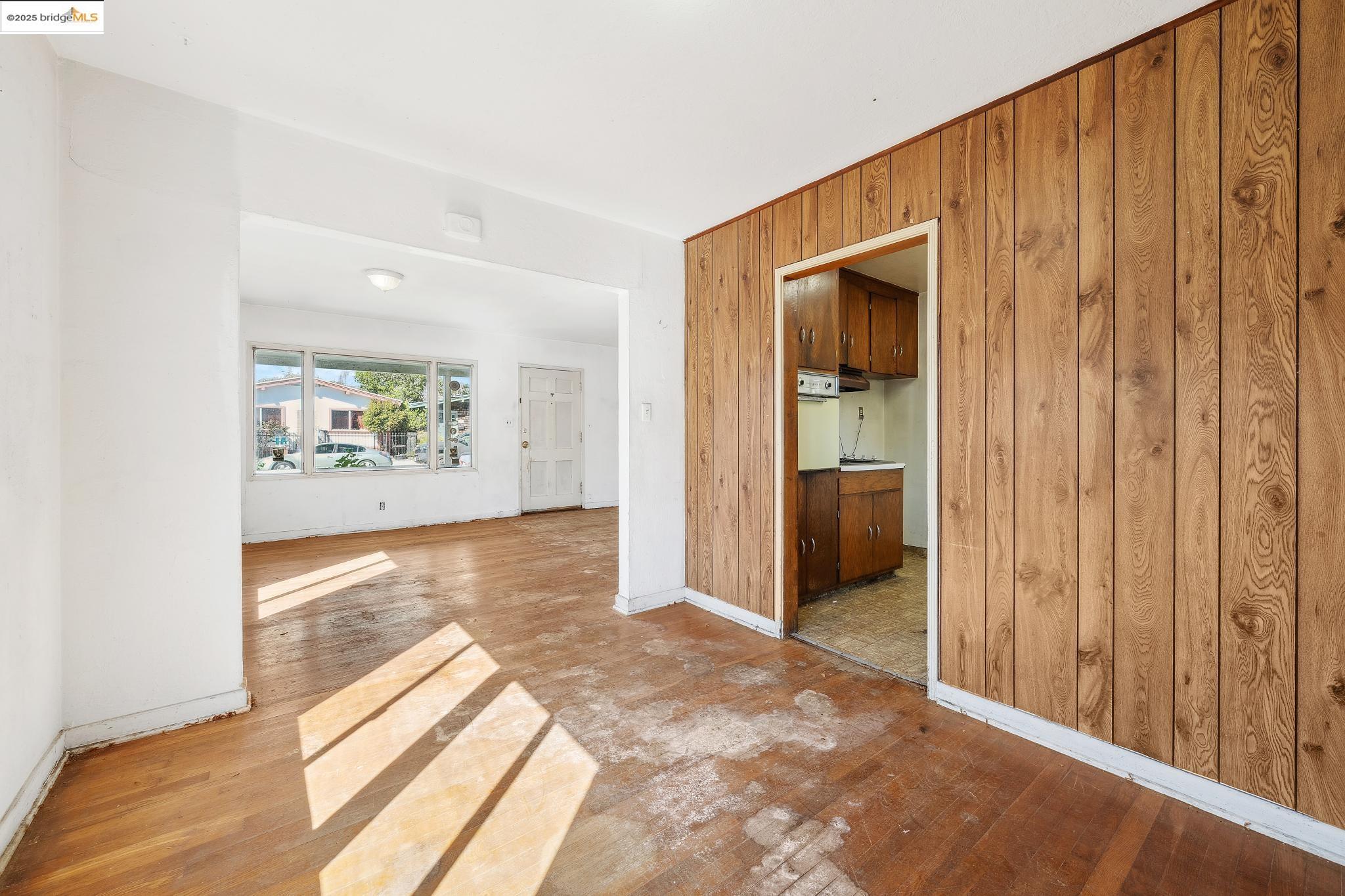 2370 Lowell Ave