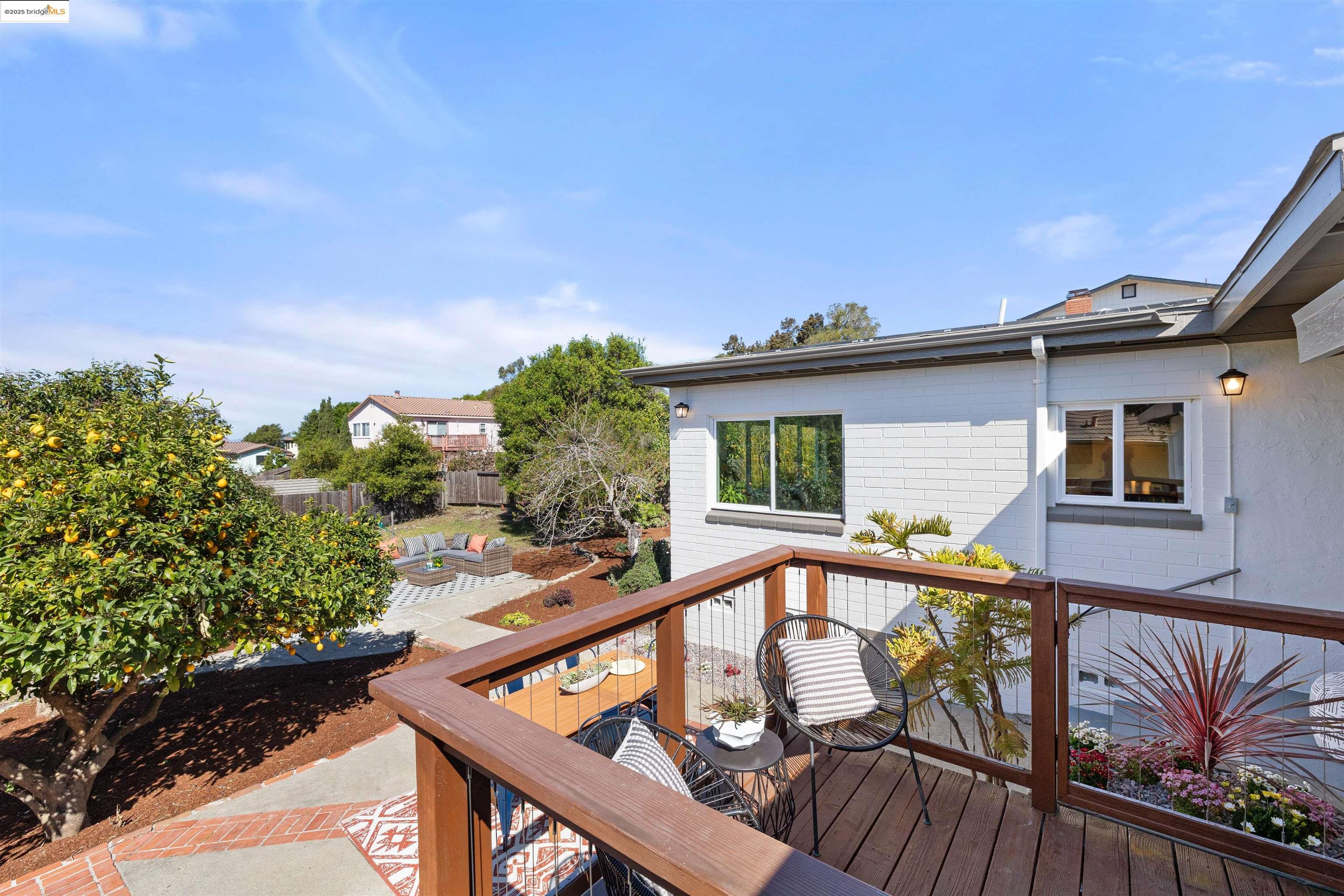 887 N Rancho Rd