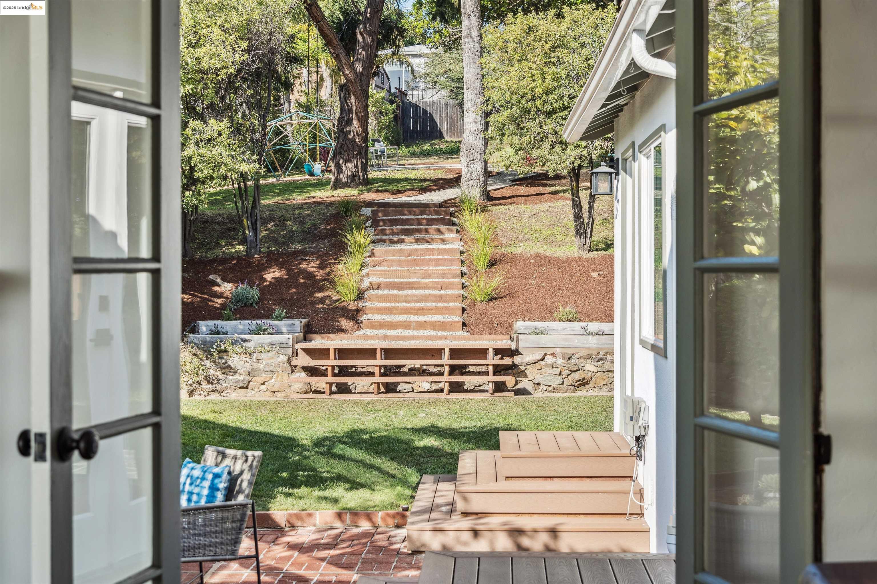 748 Colusa Ave