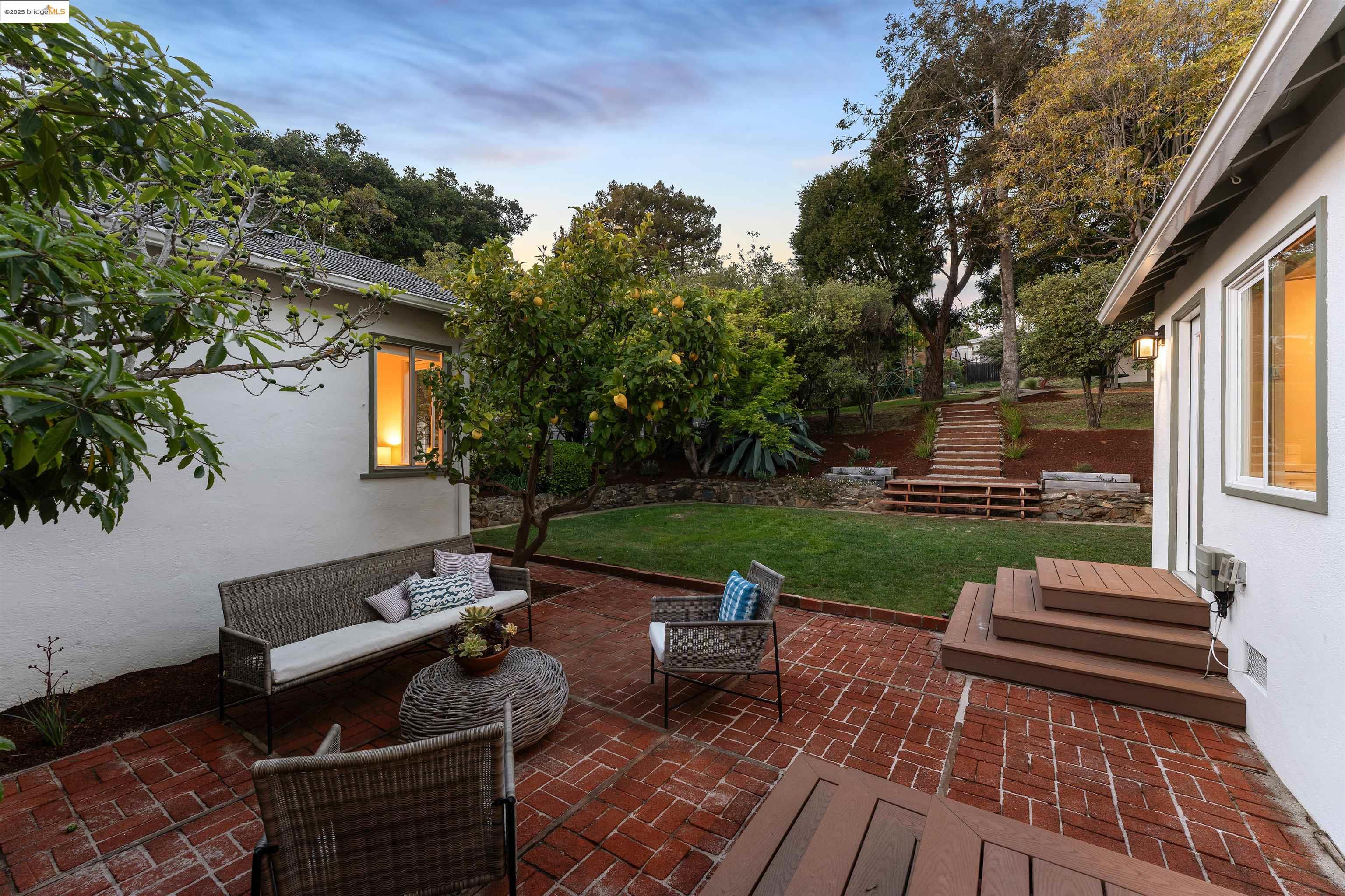748 Colusa Ave