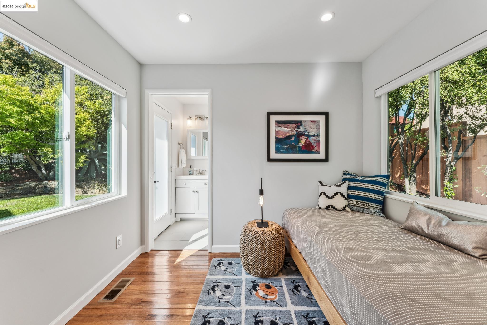 748 Colusa Ave