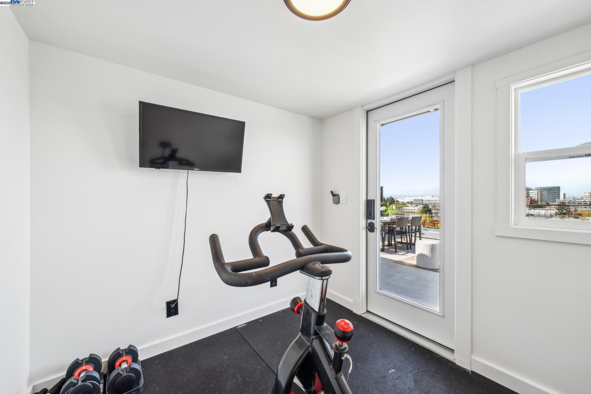 6105 San Pablo Ave # 406