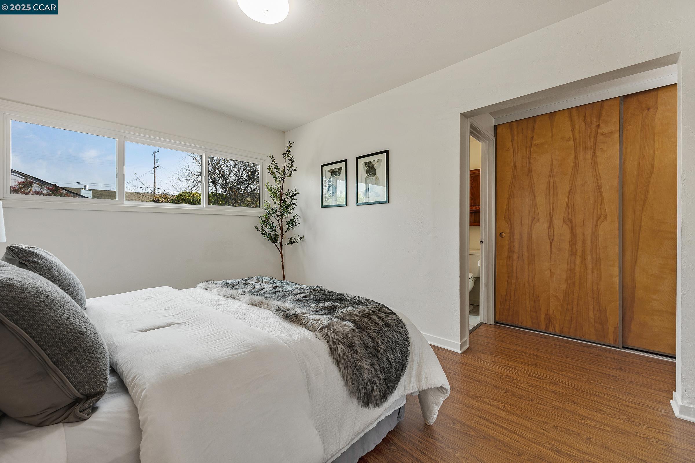 6212 Santa Cruz Ave