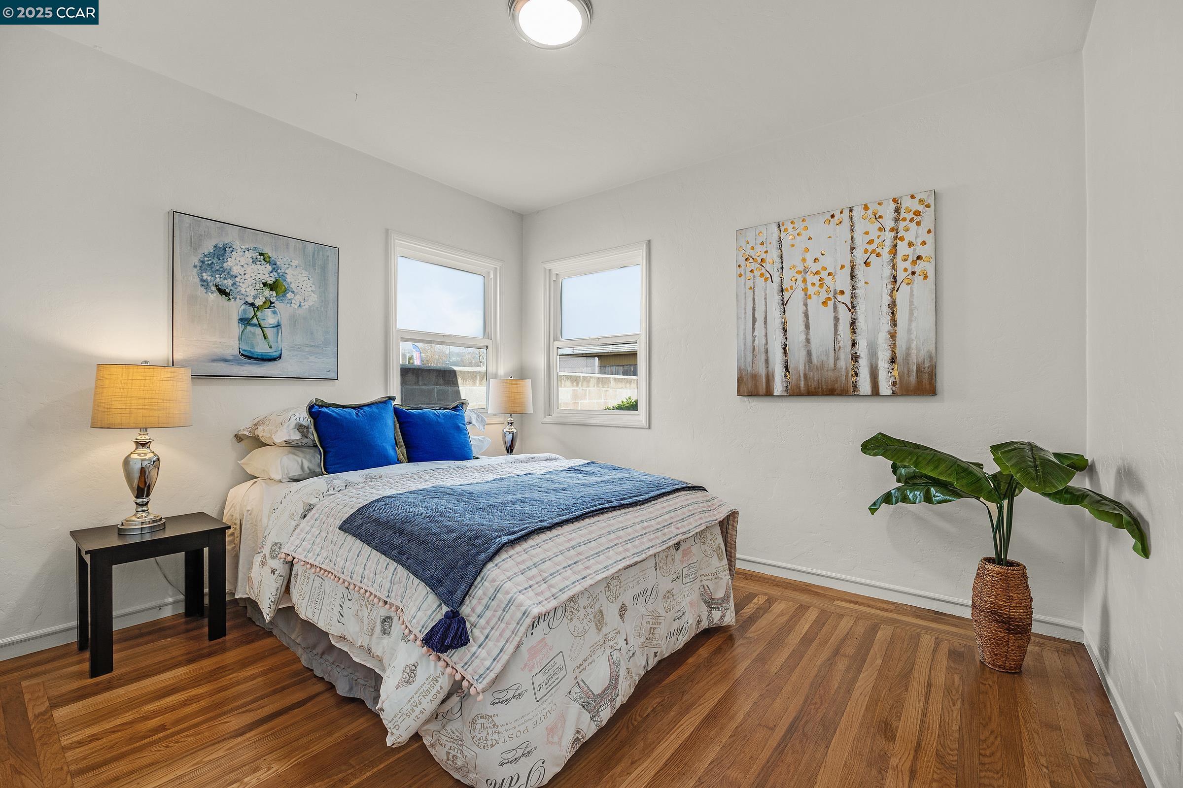 6212 Santa Cruz Ave