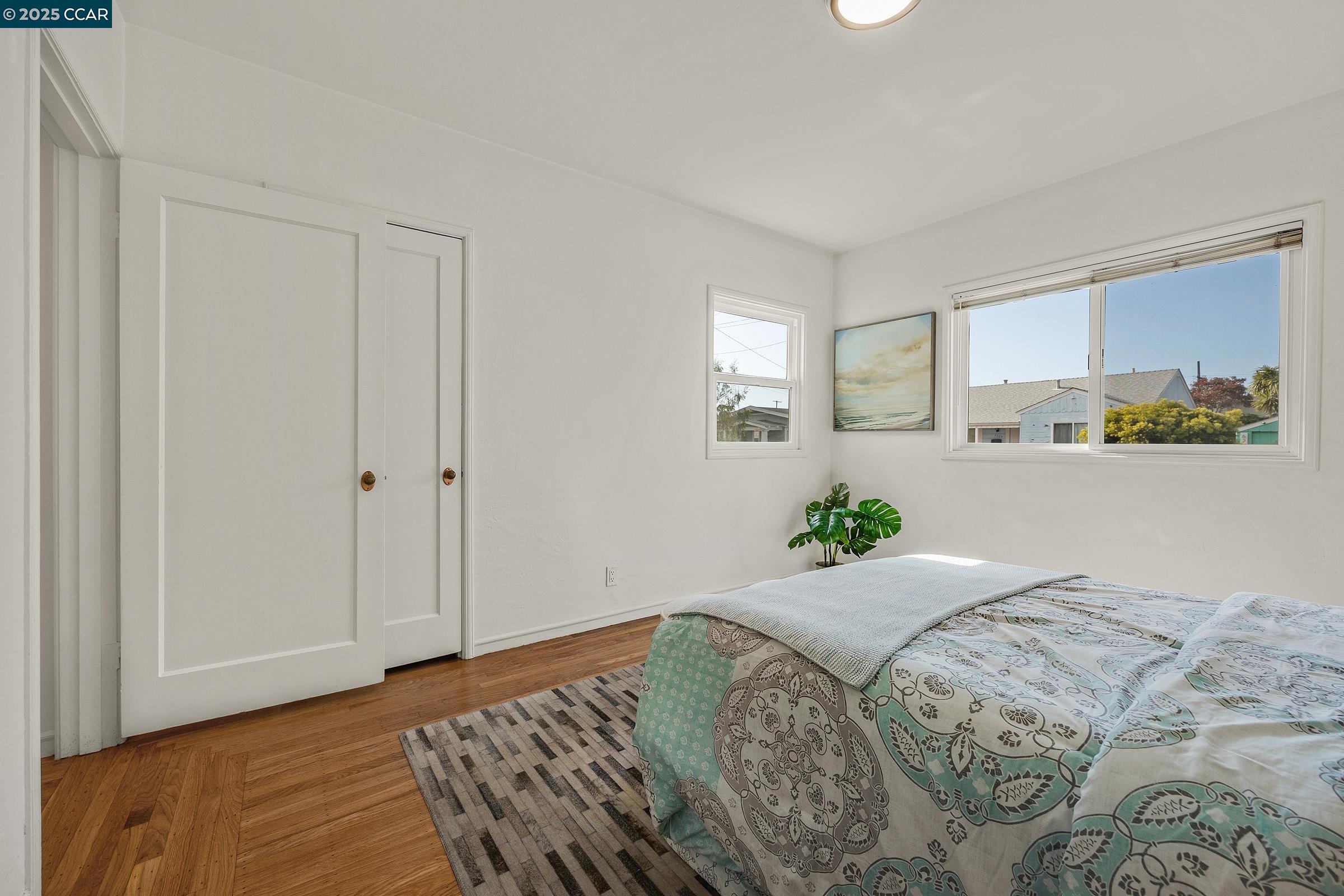 6212 Santa Cruz Ave