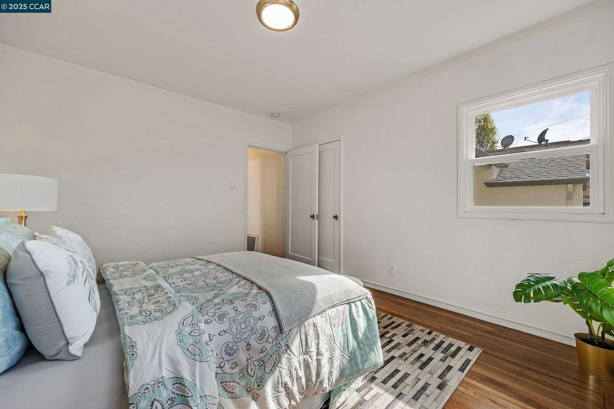 6212 Santa Cruz Ave