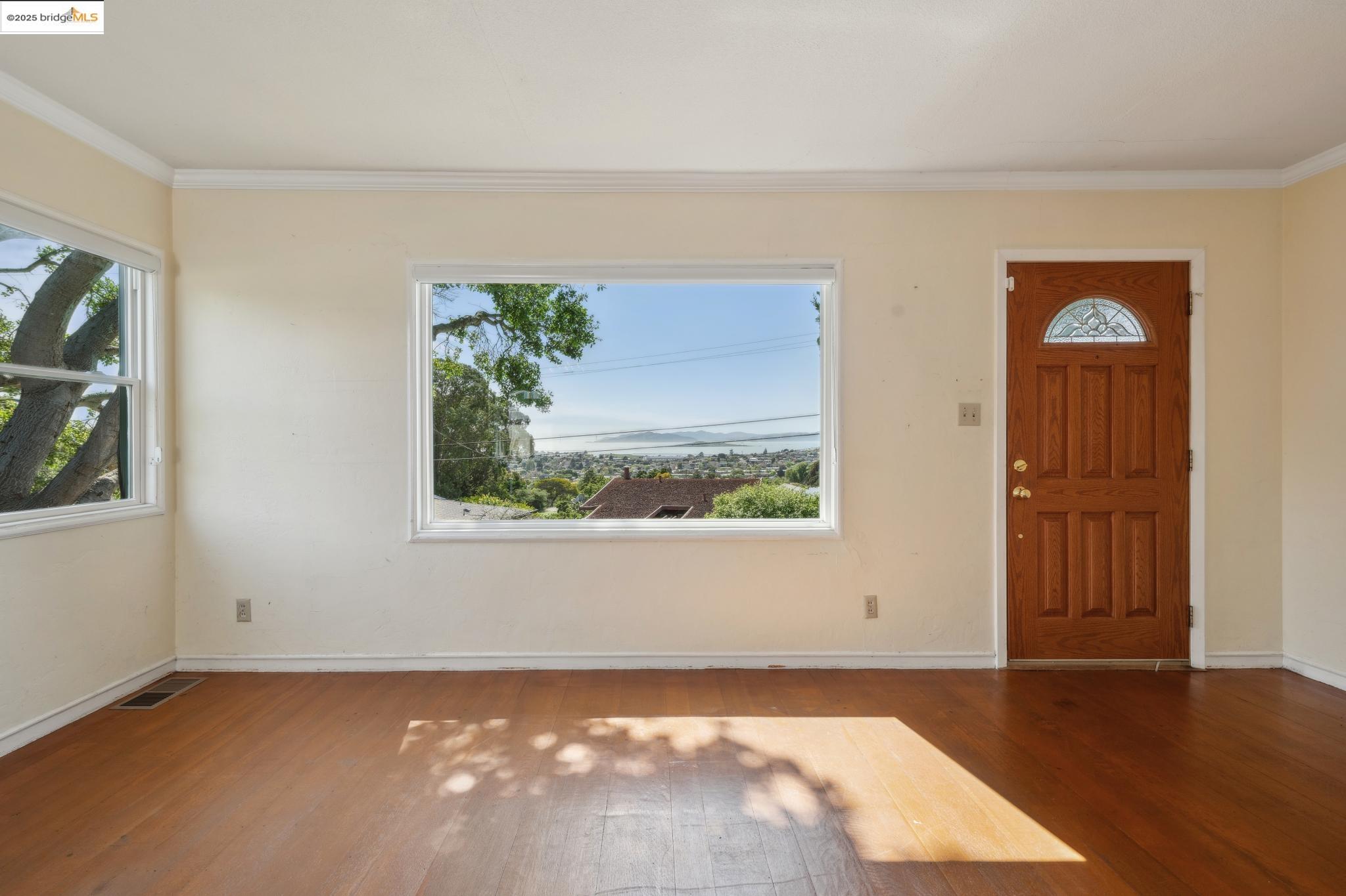 924 Balra Dr