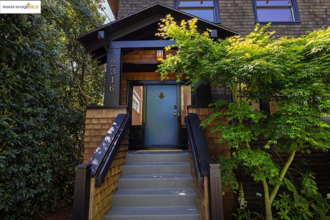 2316 Carleton St