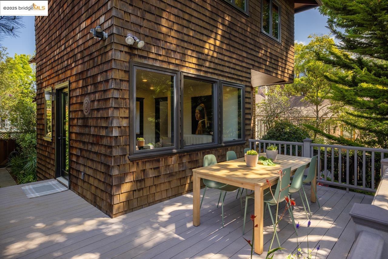 2316 Carleton St