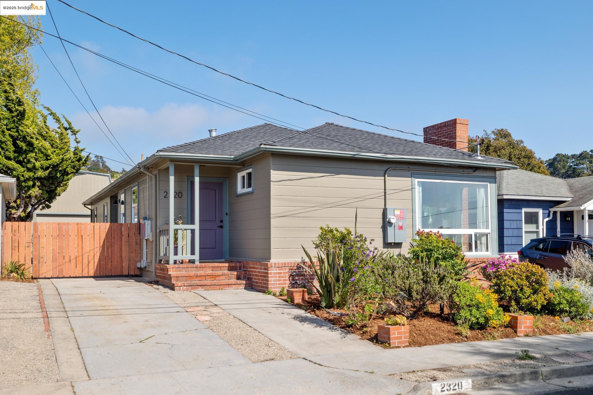2320 Cedar St