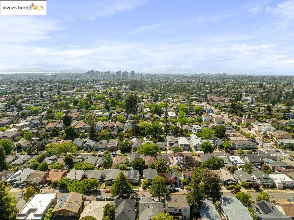 3941 Elston Ave