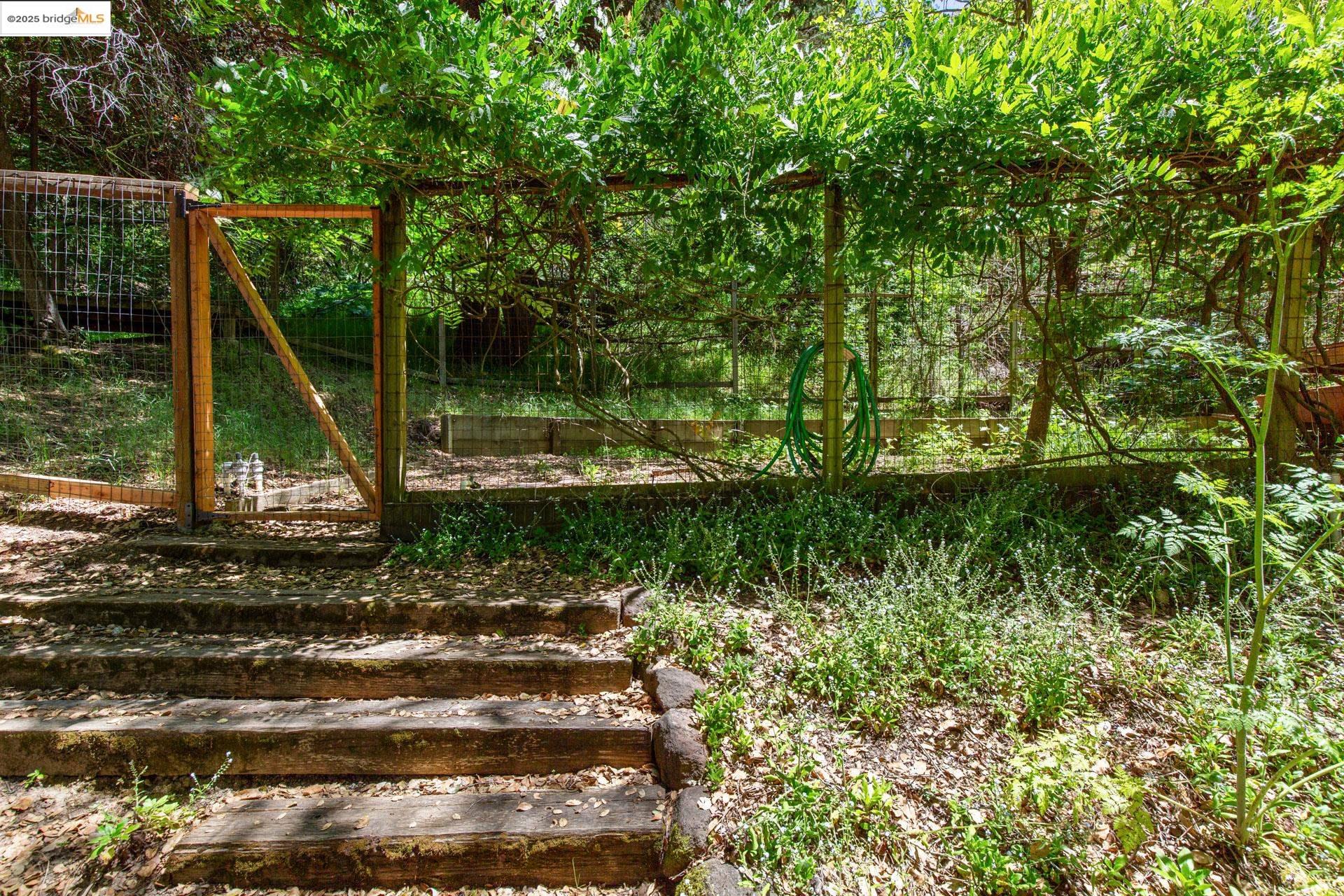 6766 Armour Dr