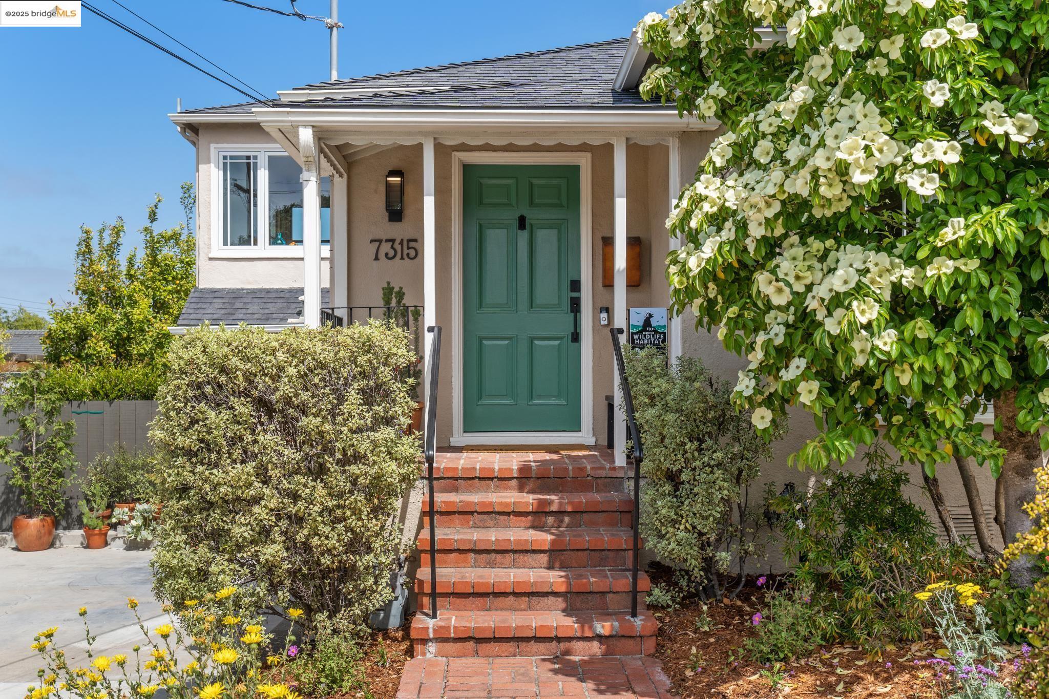 7315 Stockton Ave