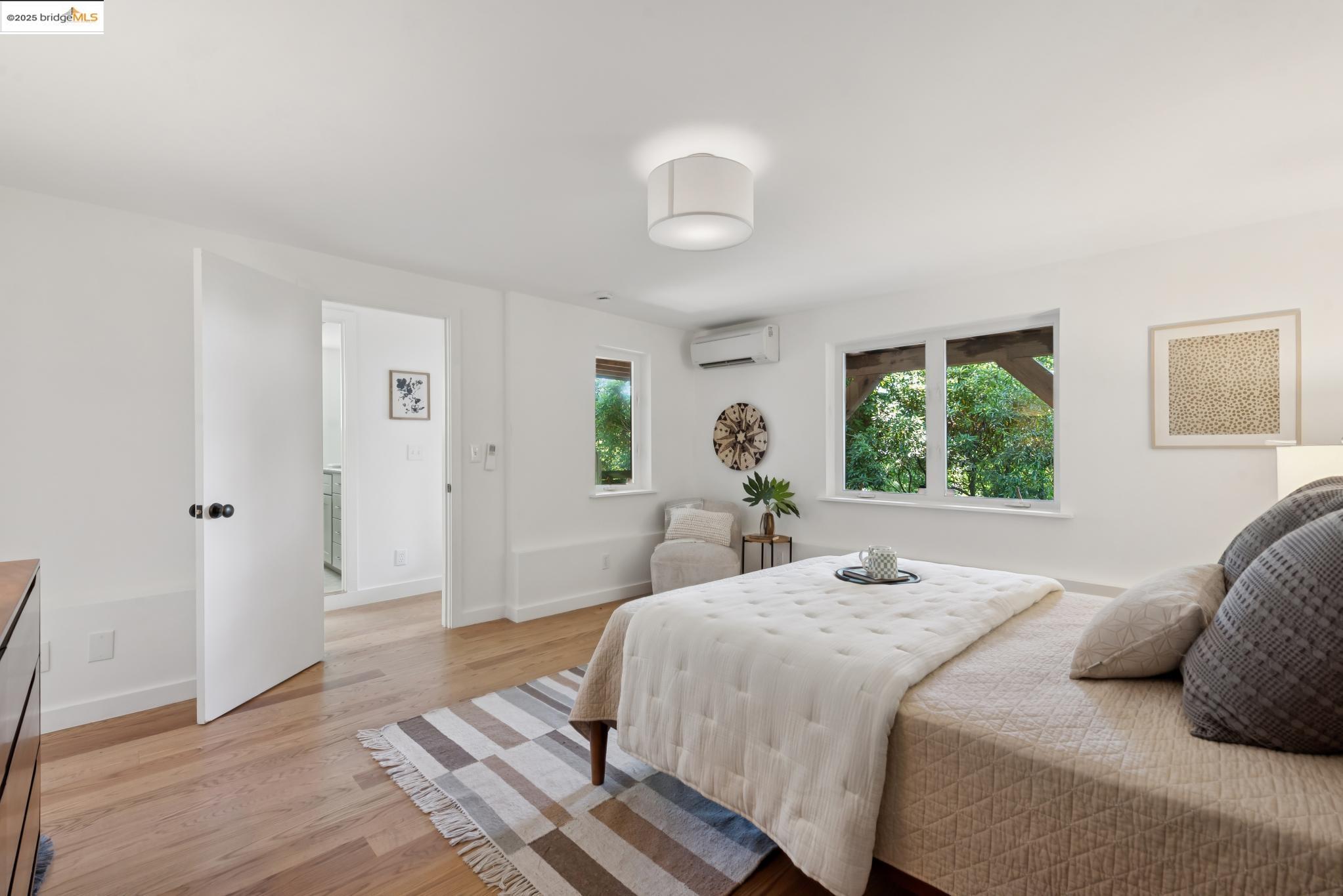 1270 Queens Rd