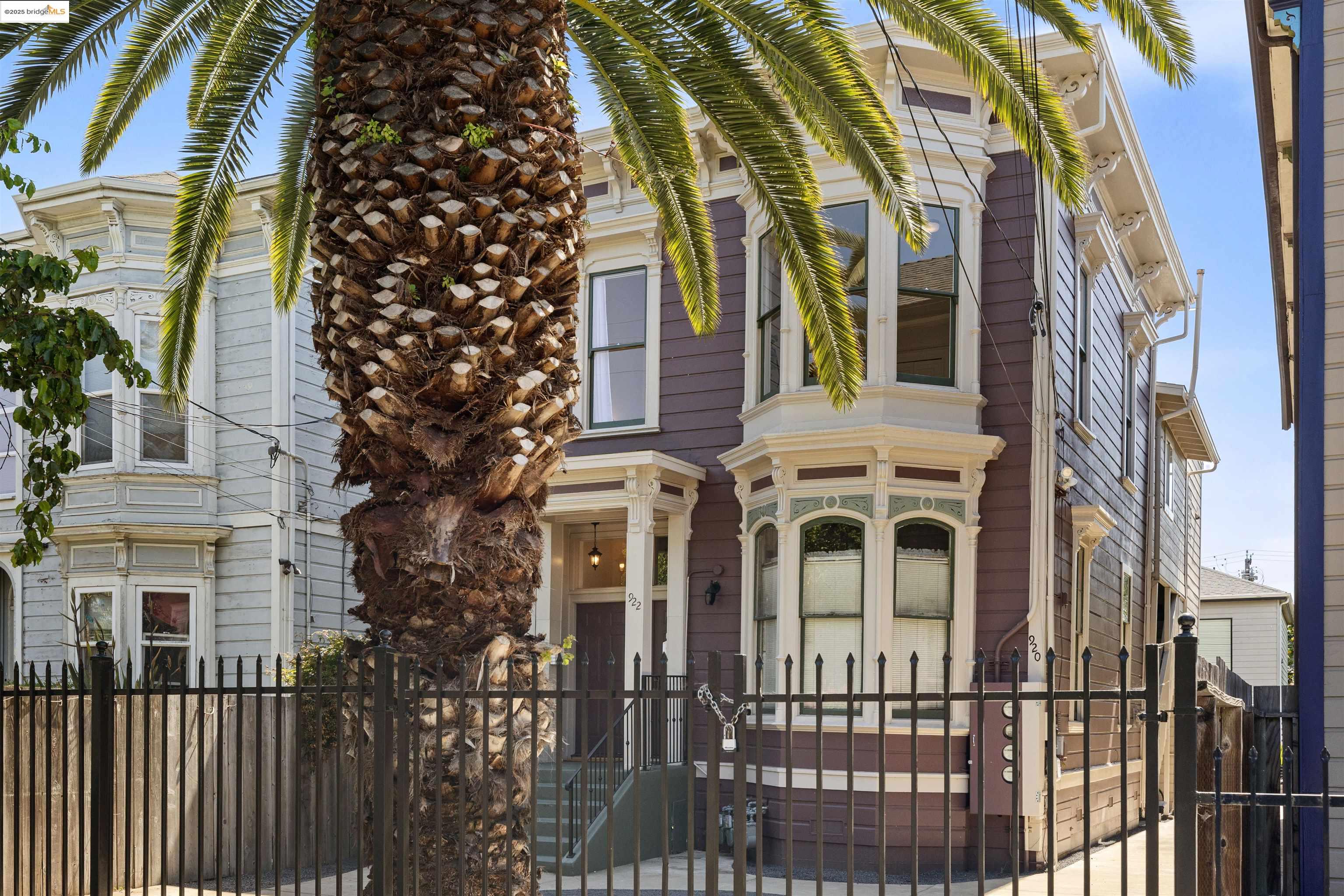 924 Center St
