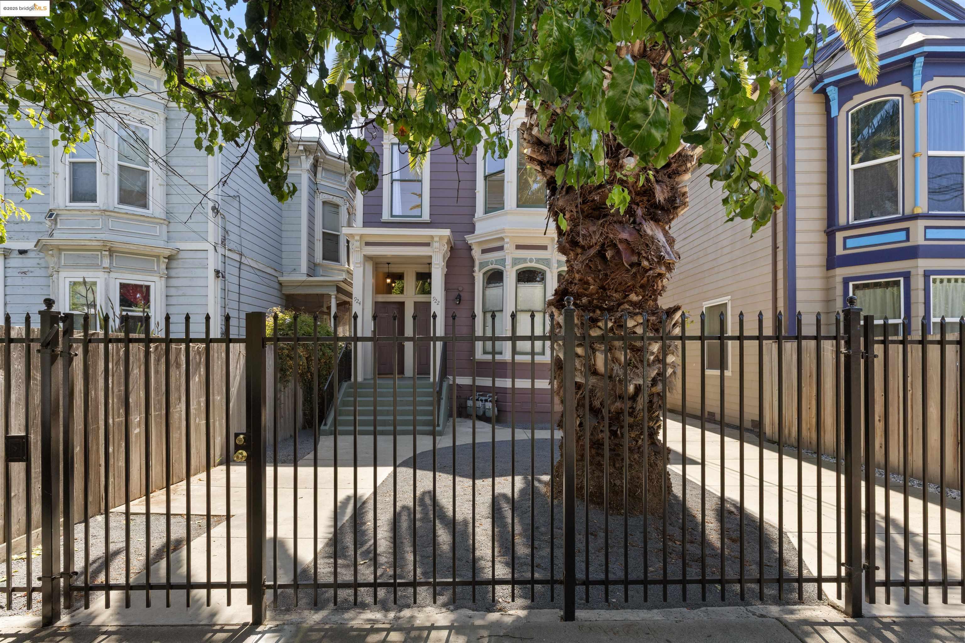 924 Center St