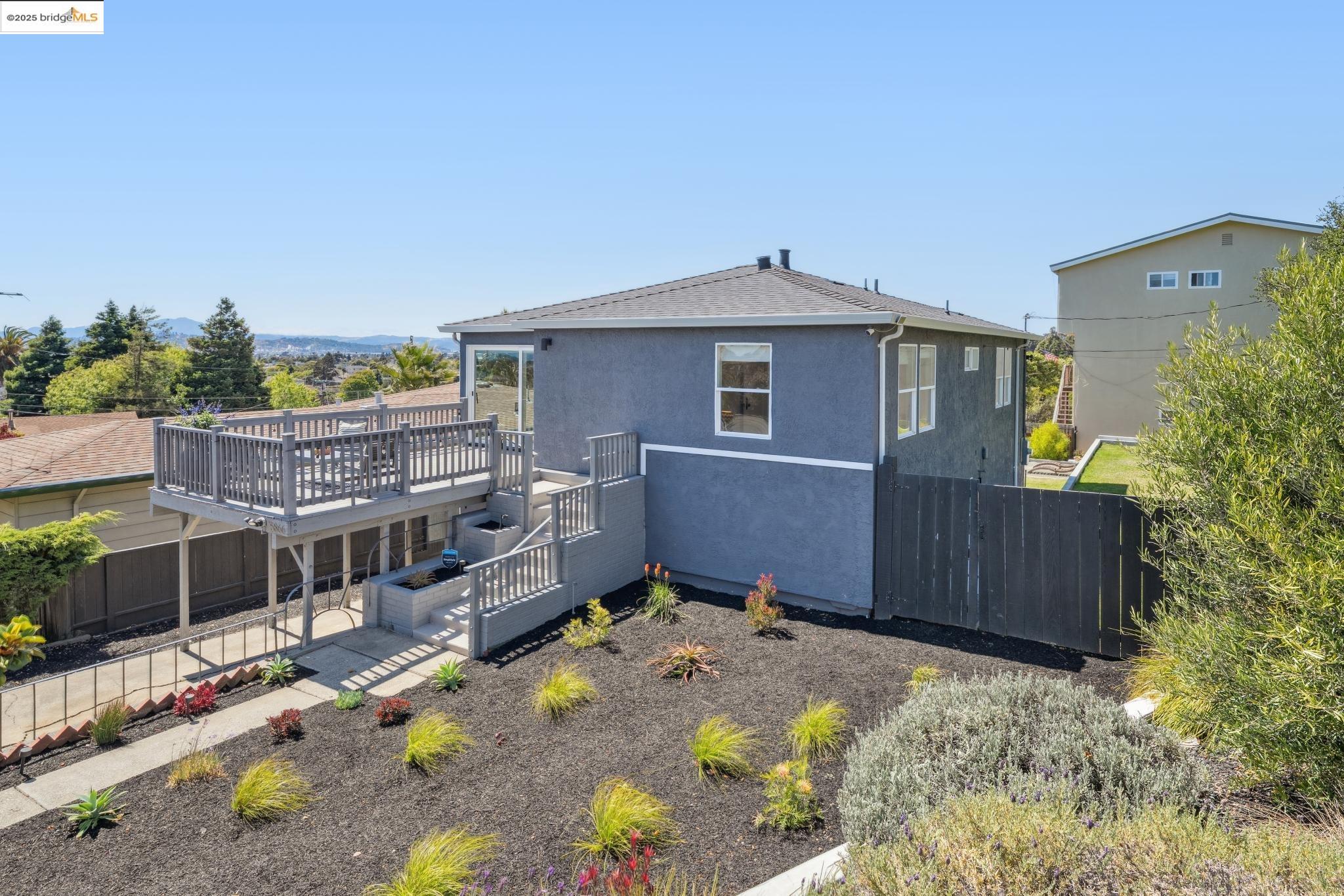 5866 Ralston Ave