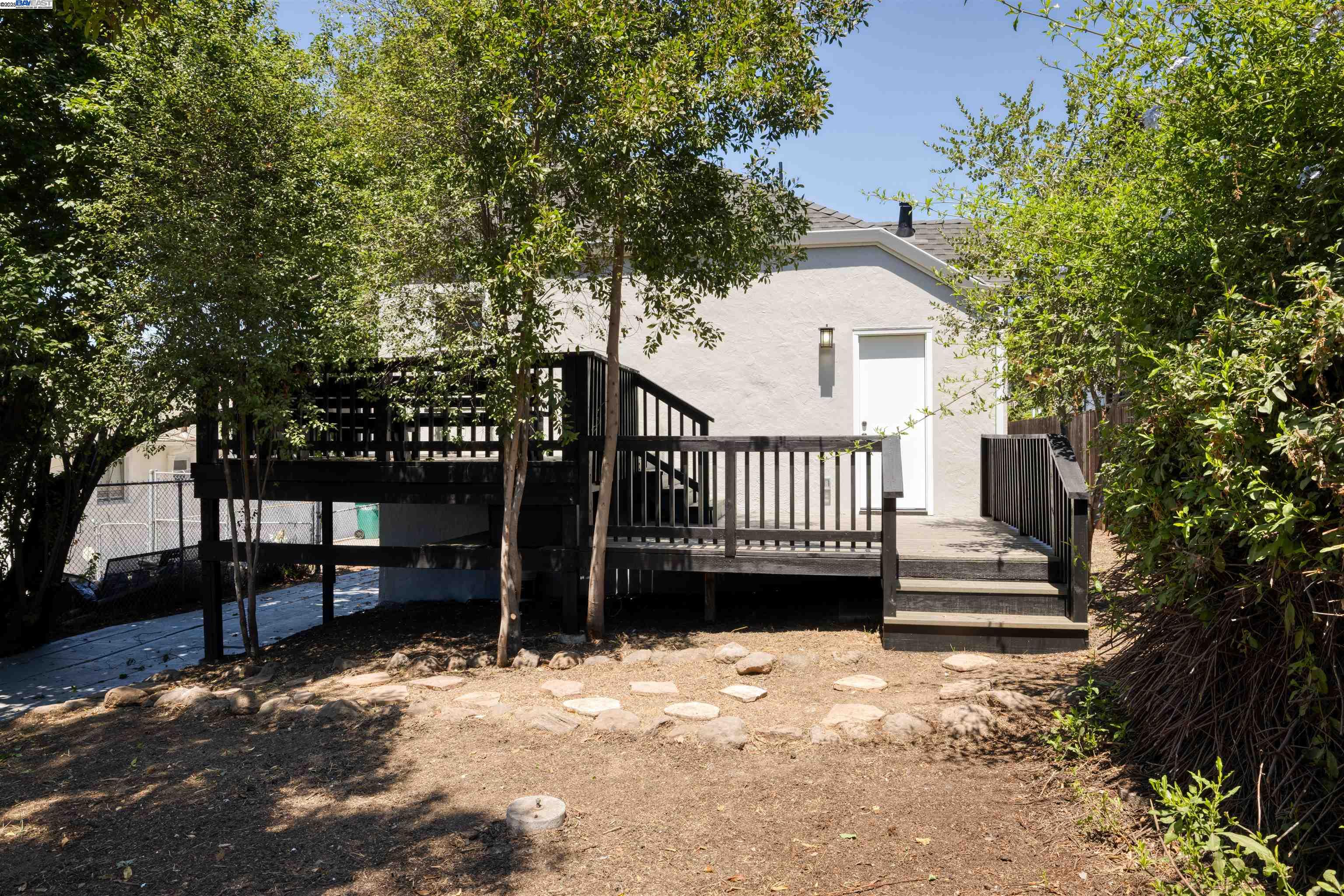 2440 Monticello Ave