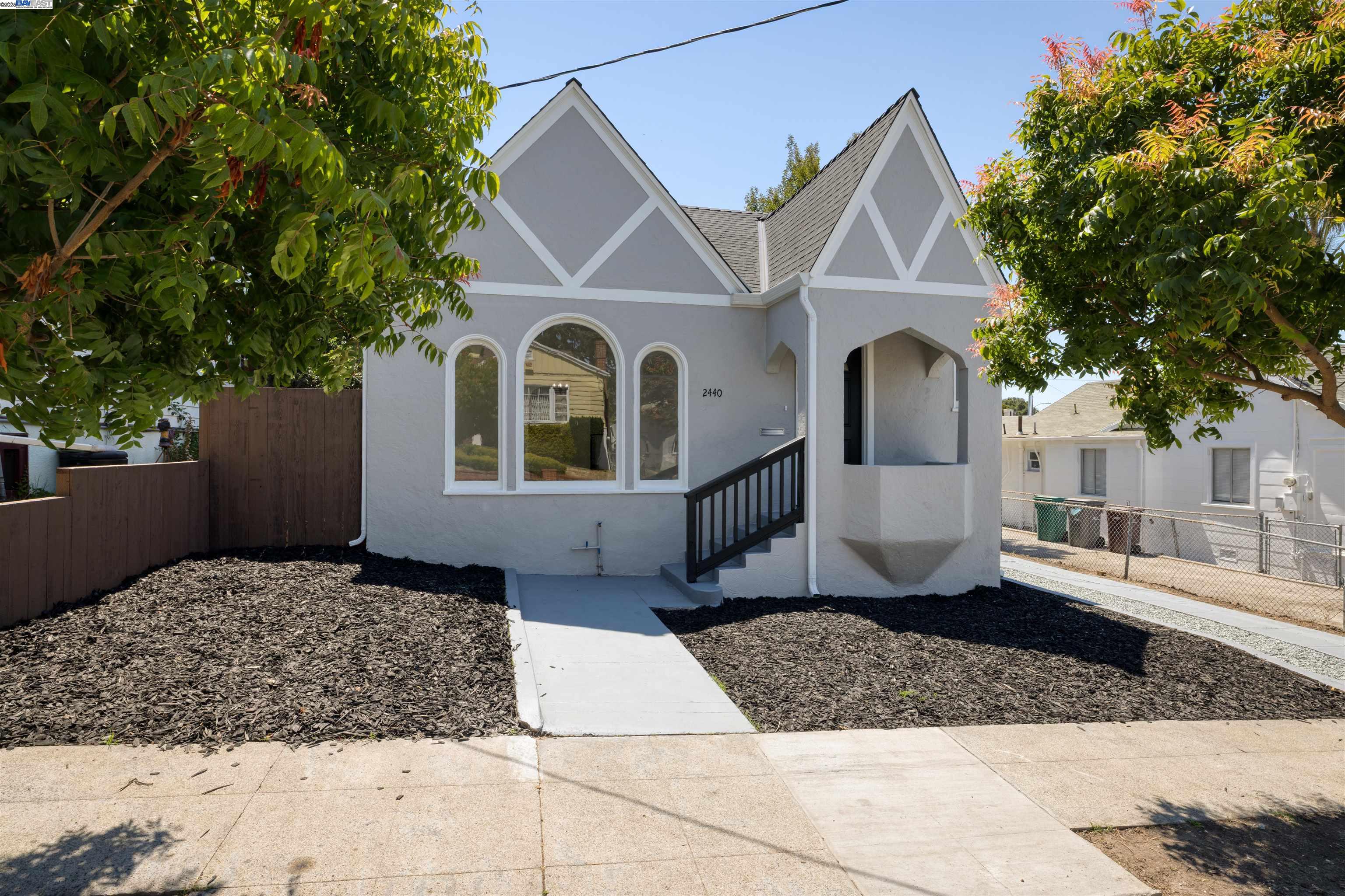 2440 Monticello Ave