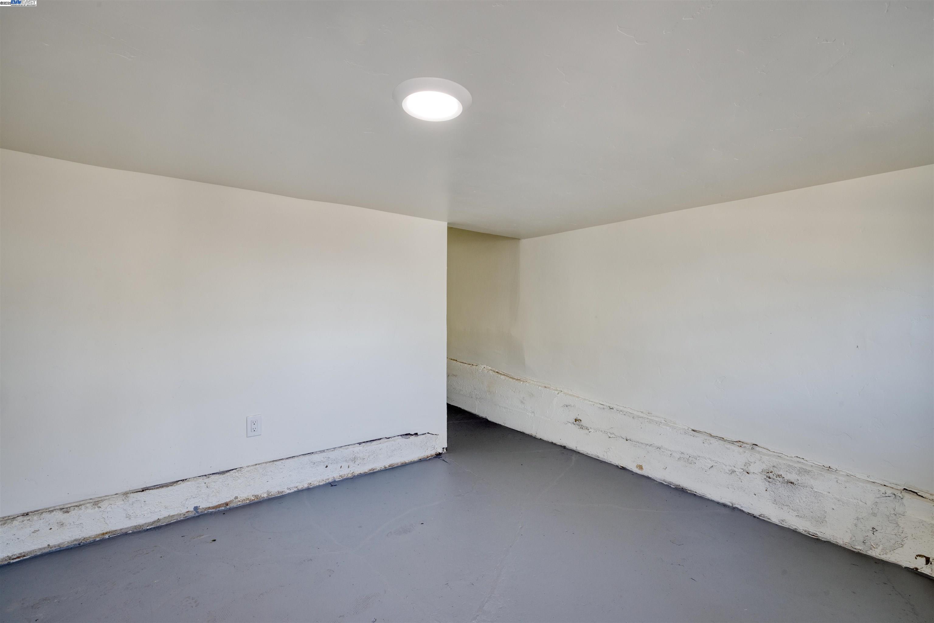 2440 Monticello Ave
