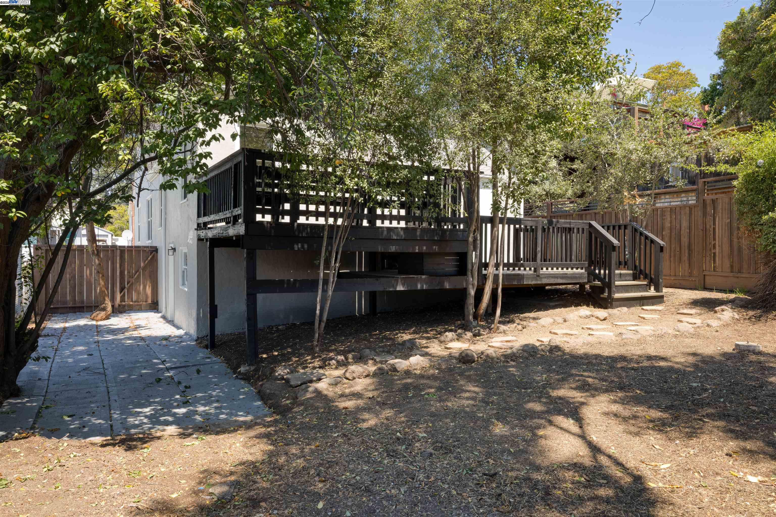 2440 Monticello Ave