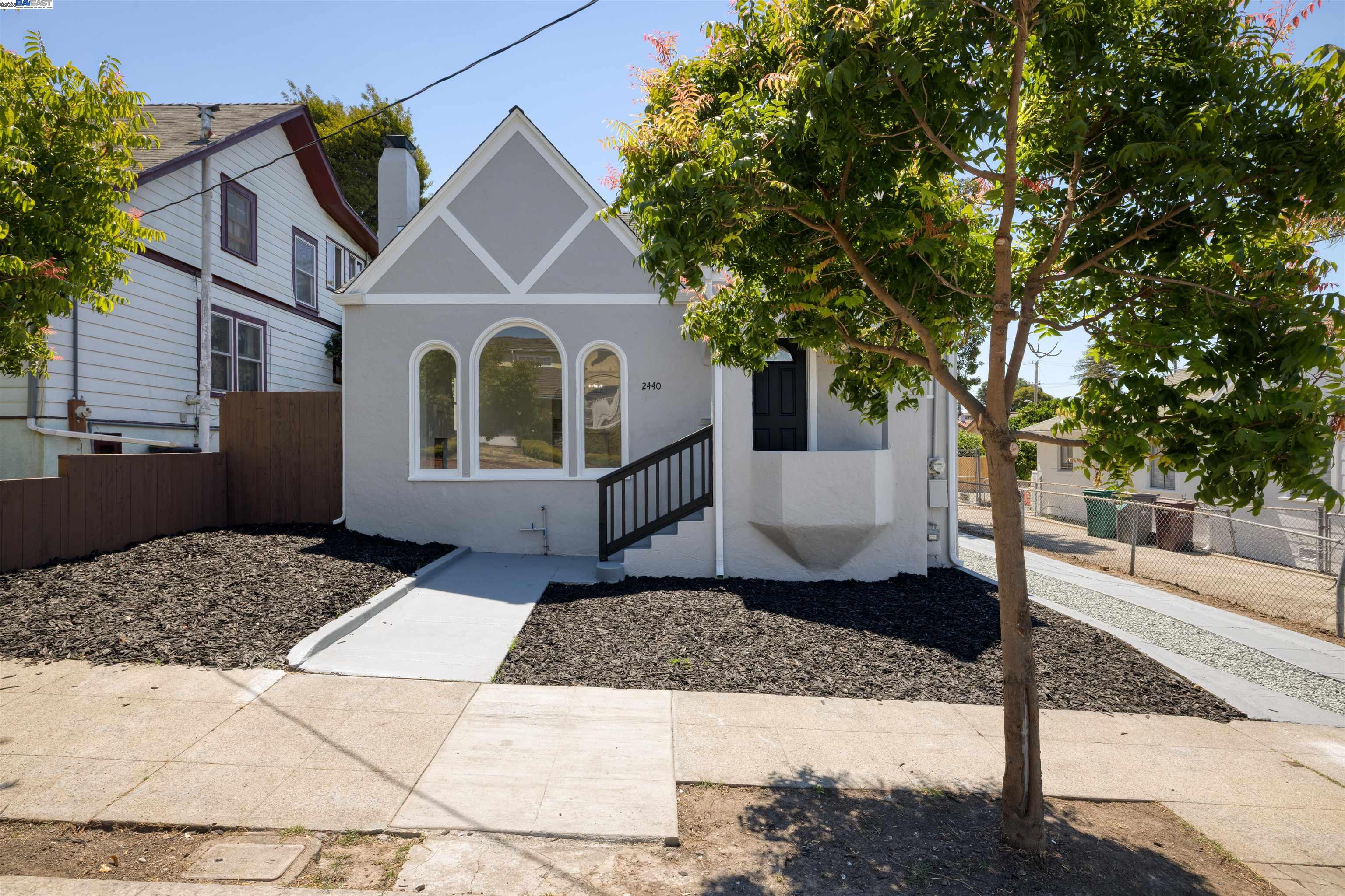 2440 Monticello Ave